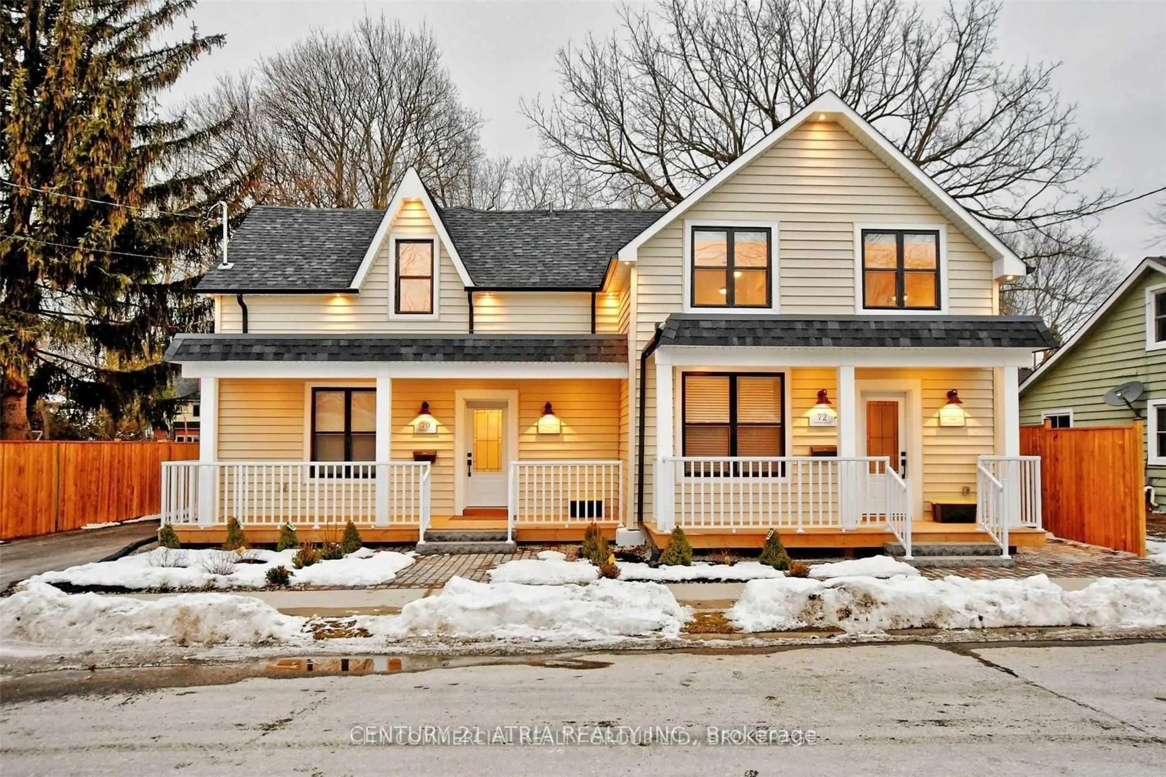 Home with vinyl exterior material, street for 70-72 Centre St, Aurora Ontario L4G 1J8