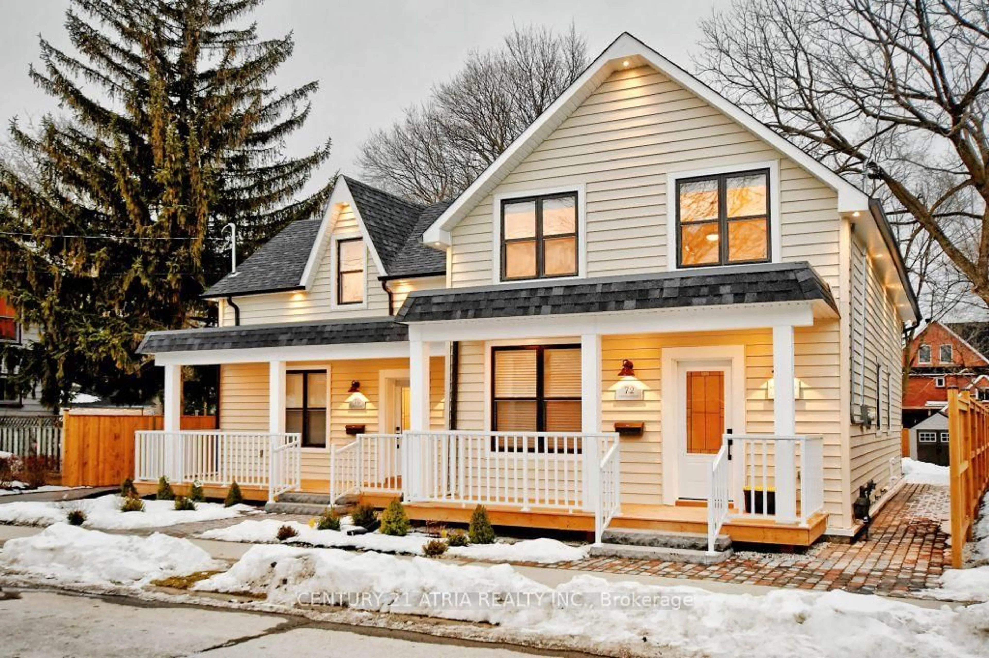 Home with vinyl exterior material, street for 70-72 Centre St, Aurora Ontario L4G 1J8