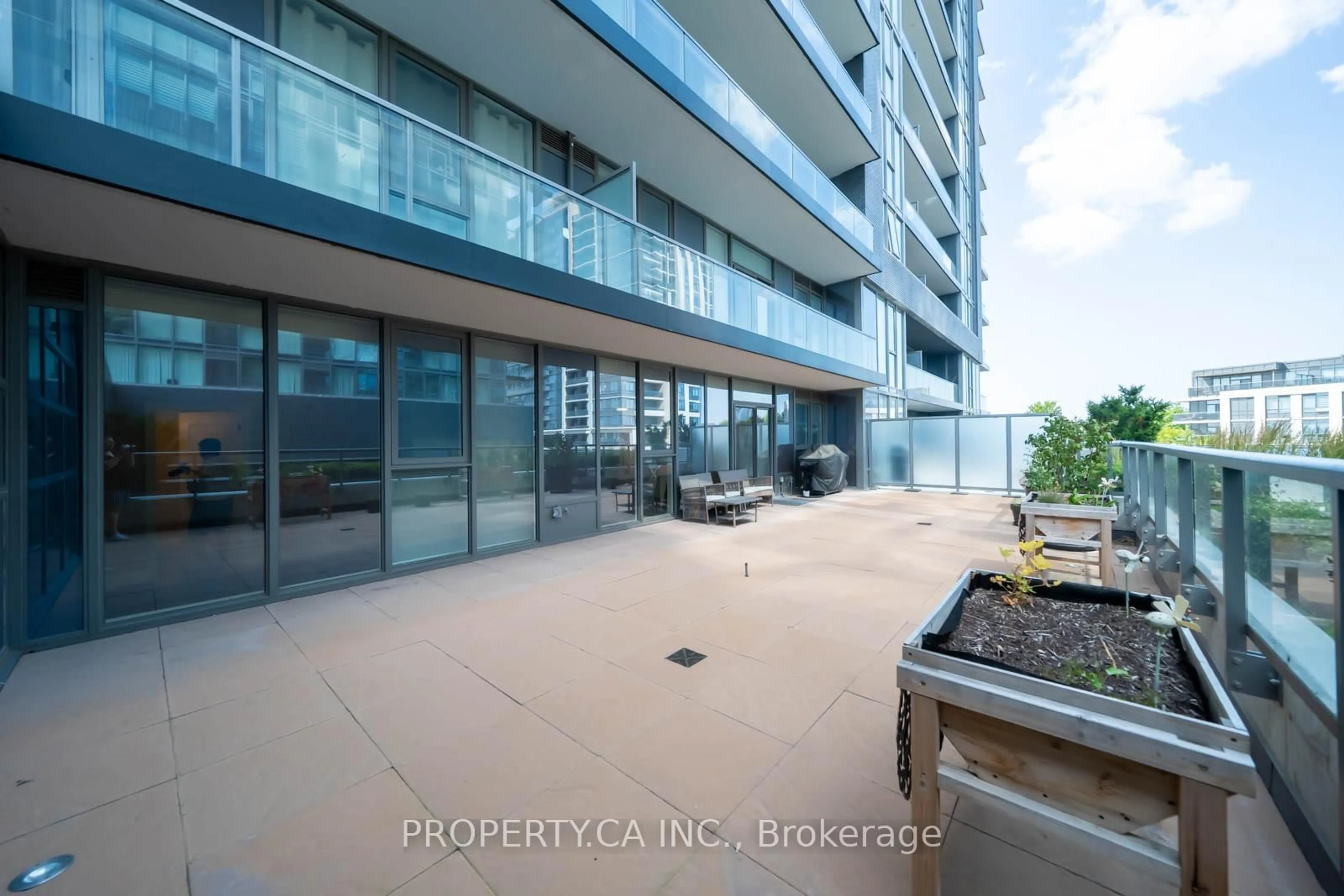 Patio, unknown for 10 Gatineau Dr #216W, Vaughan Ontario L4J 0L2