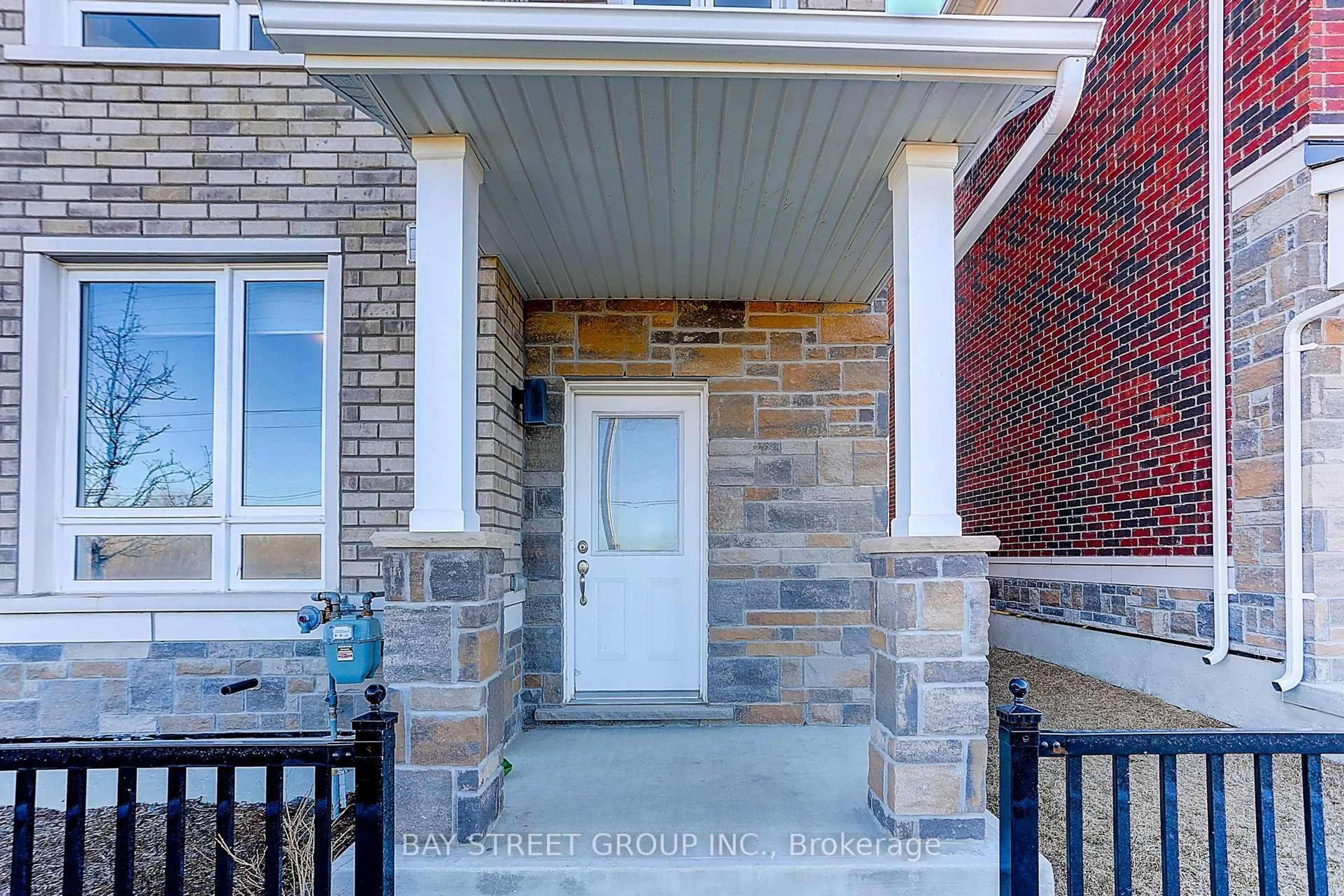 Indoor entryway for 12 Chicago Lane, Markham Ontario L6E 0V6
