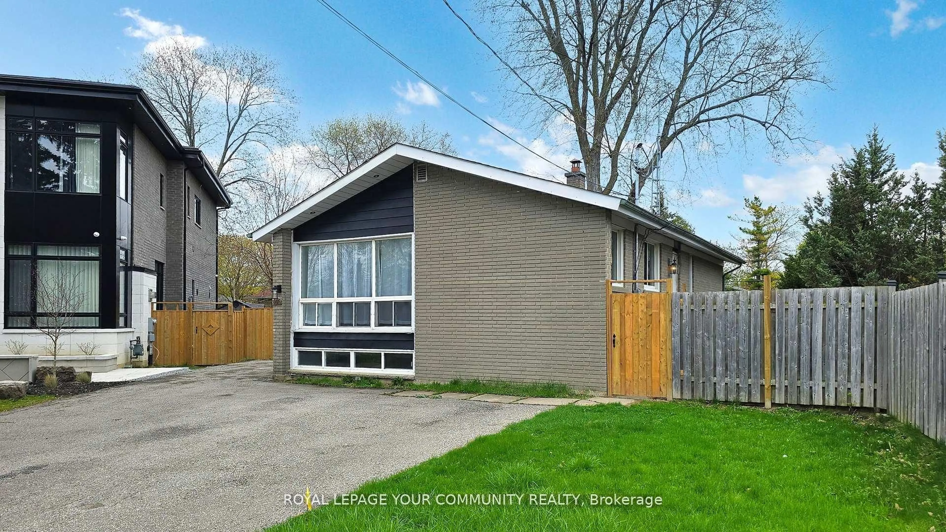 Unknown for 446 Lynett Cres, Richmond Hill Ontario L4C 2V7