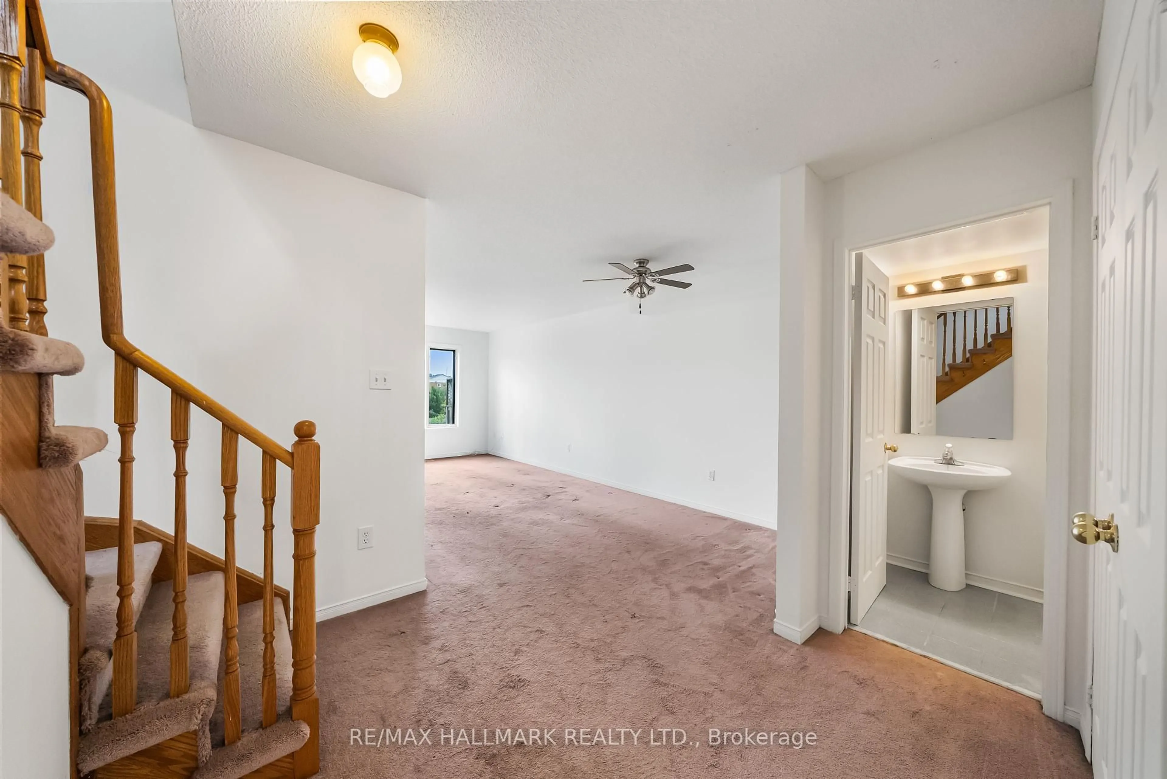 Unknown for 302 Pinnacle Tr, Aurora Ontario L4G 7G2