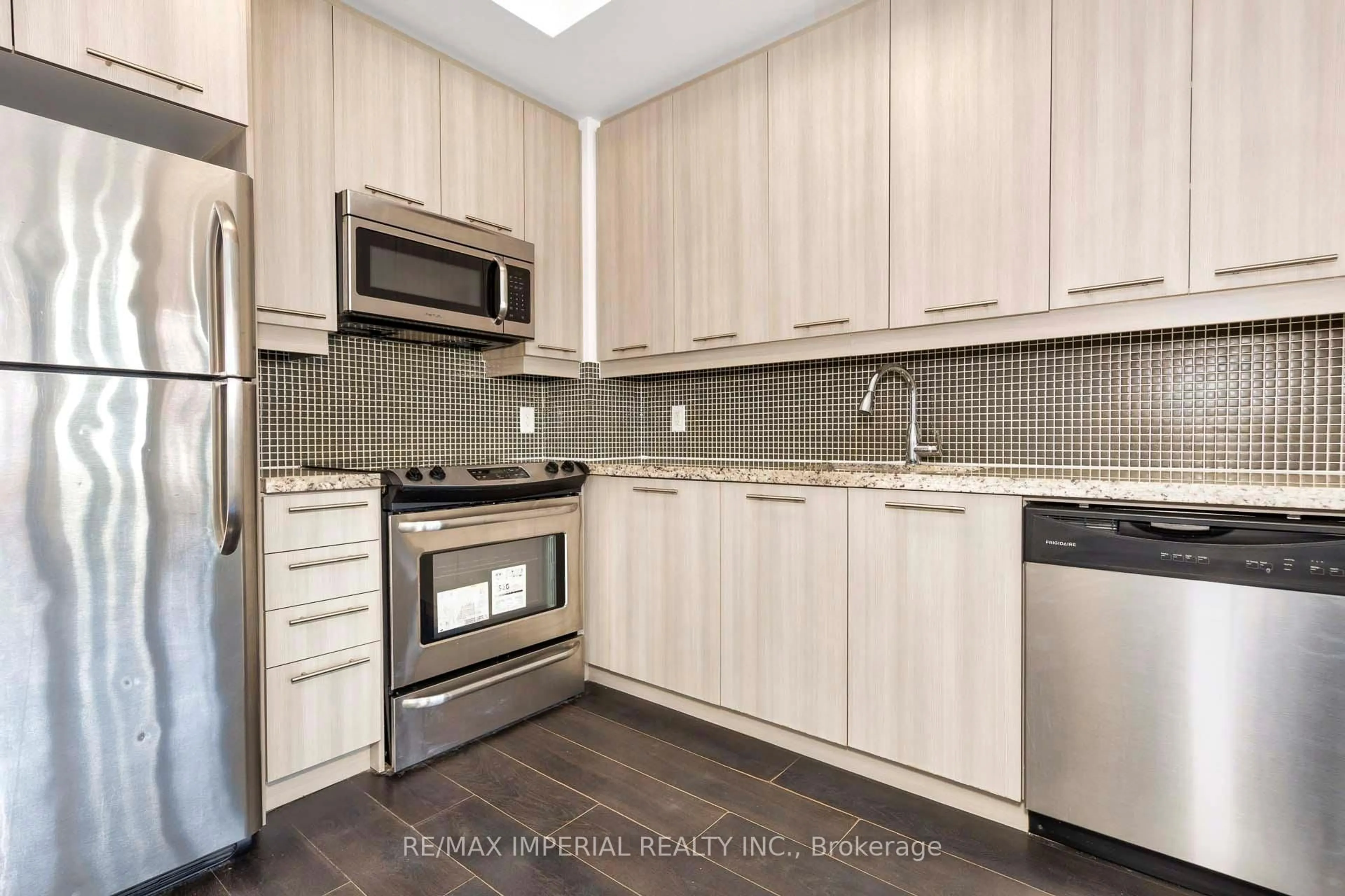 Standard kitchen, unknown for 540 bur oak Ave #530, Markham Ontario L6C 0Y2
