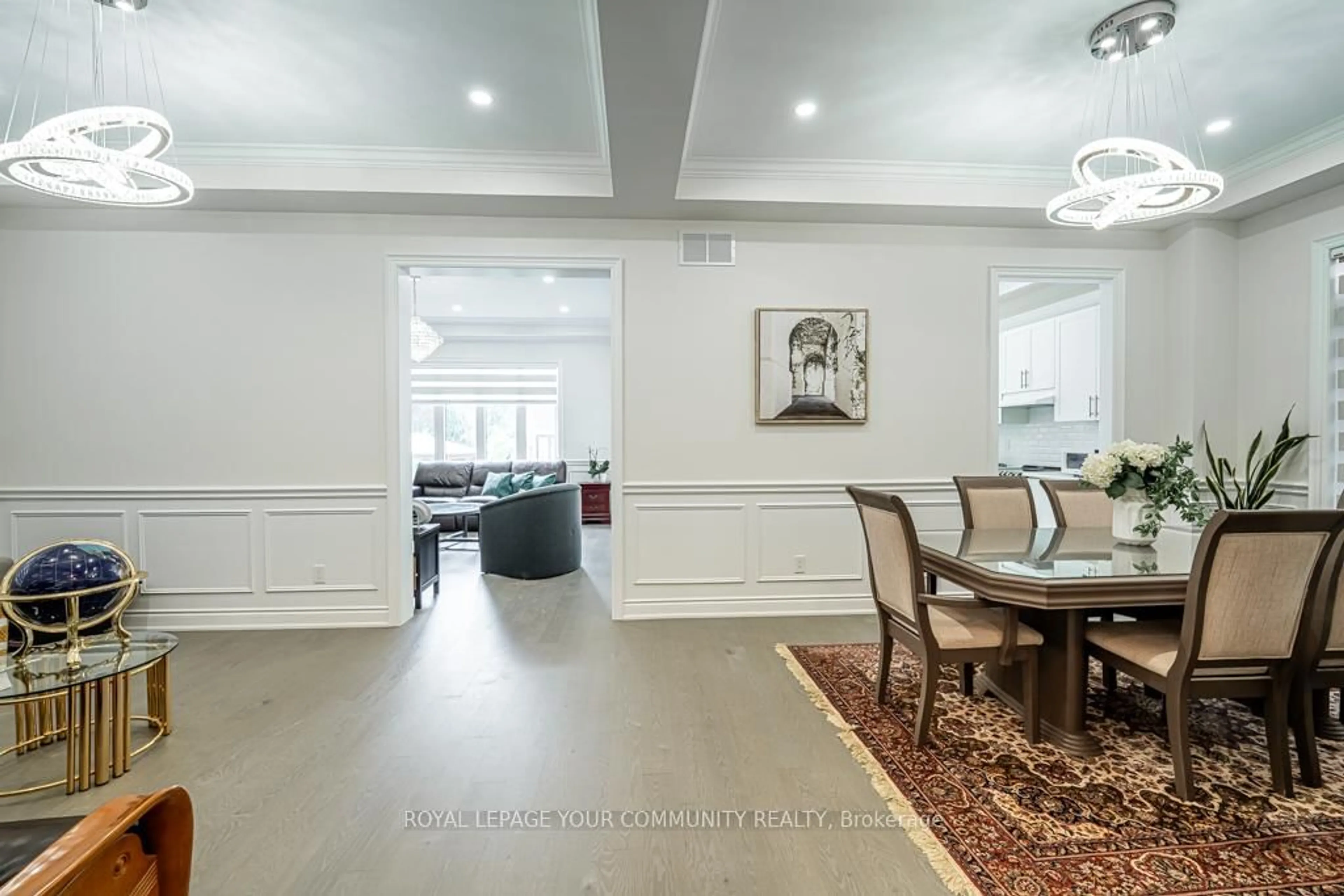 Unknown for 18 Maple Fields Circ, Aurora Ontario L4G 3X7
