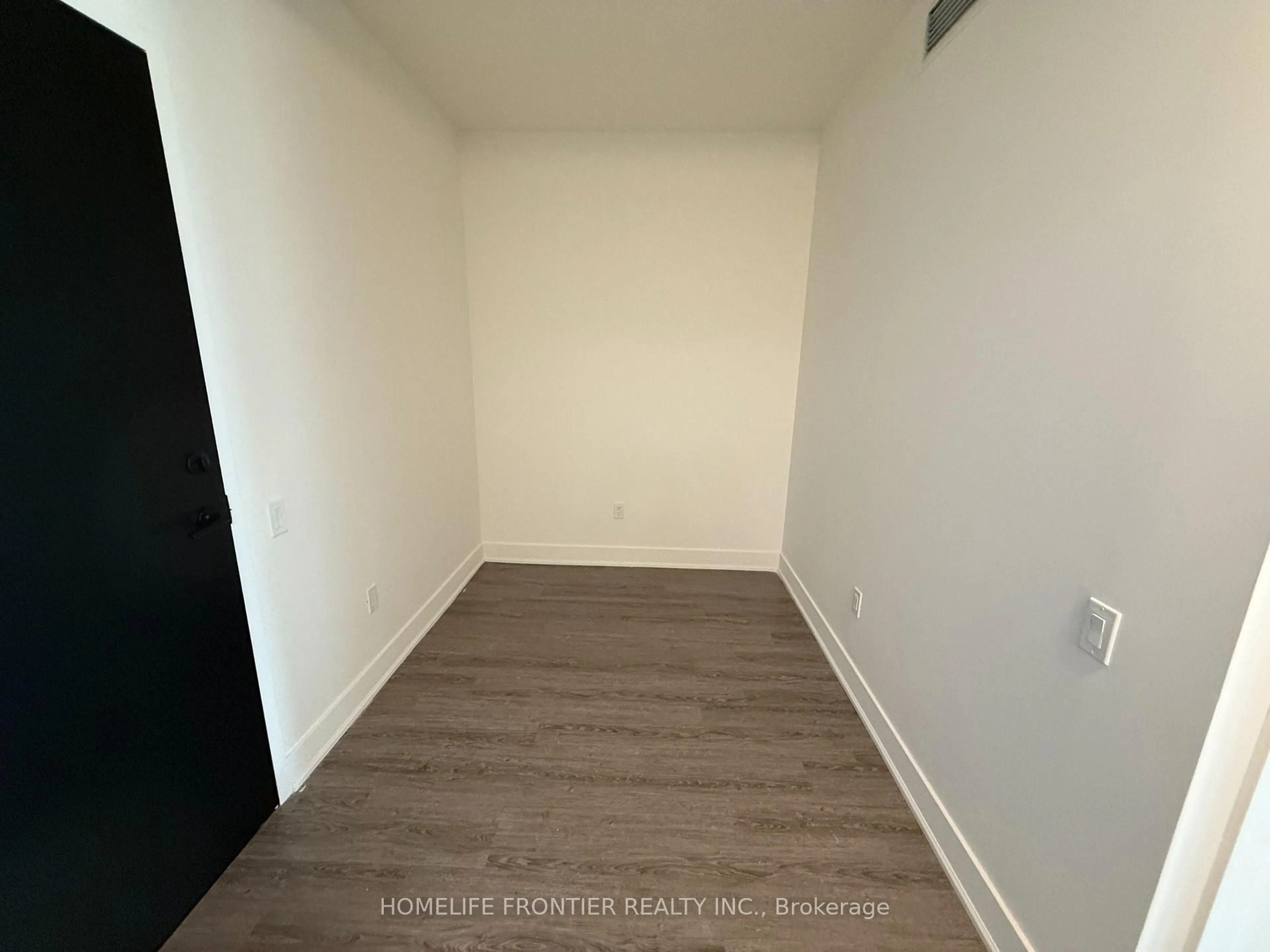 A pic of a room for 185 Deerfield Rd #208, Newmarket Ontario L3Y 0G7