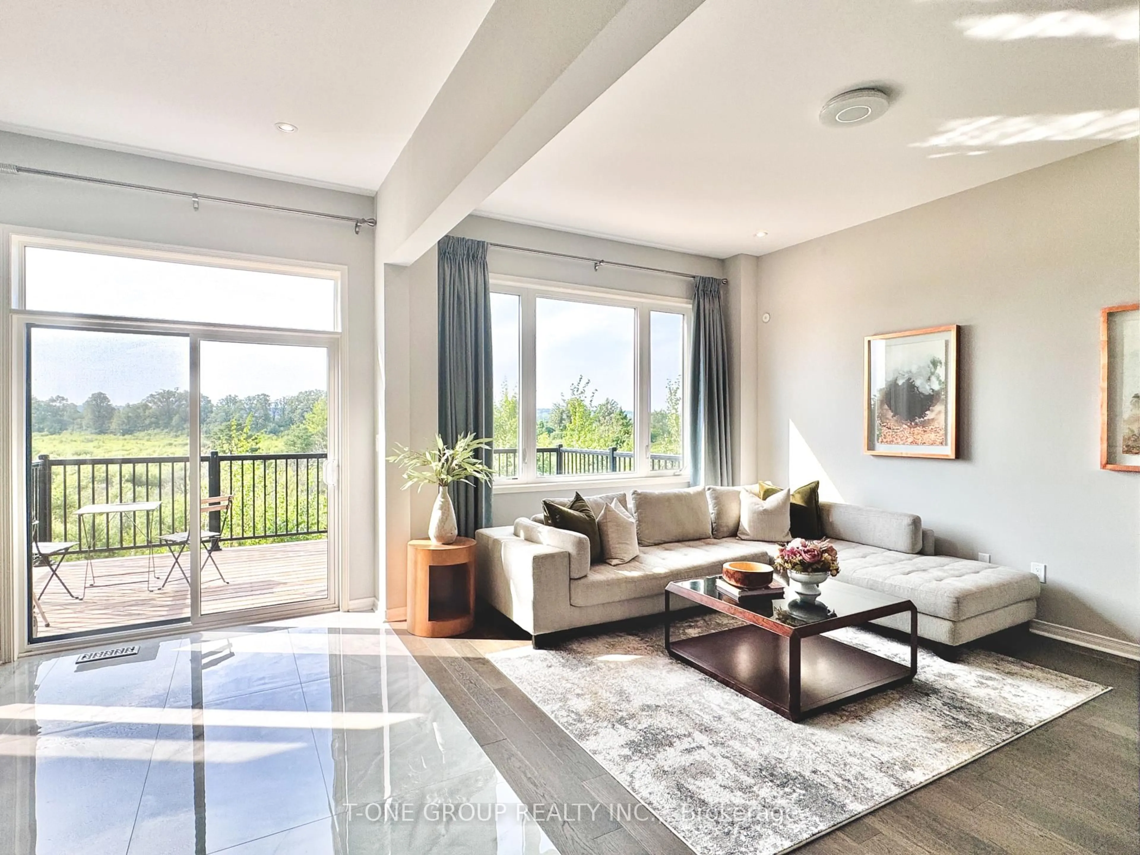 Living room with furniture, unknown for 146 Hartney Dr, Richmond Hill Ontario L4S 0L1