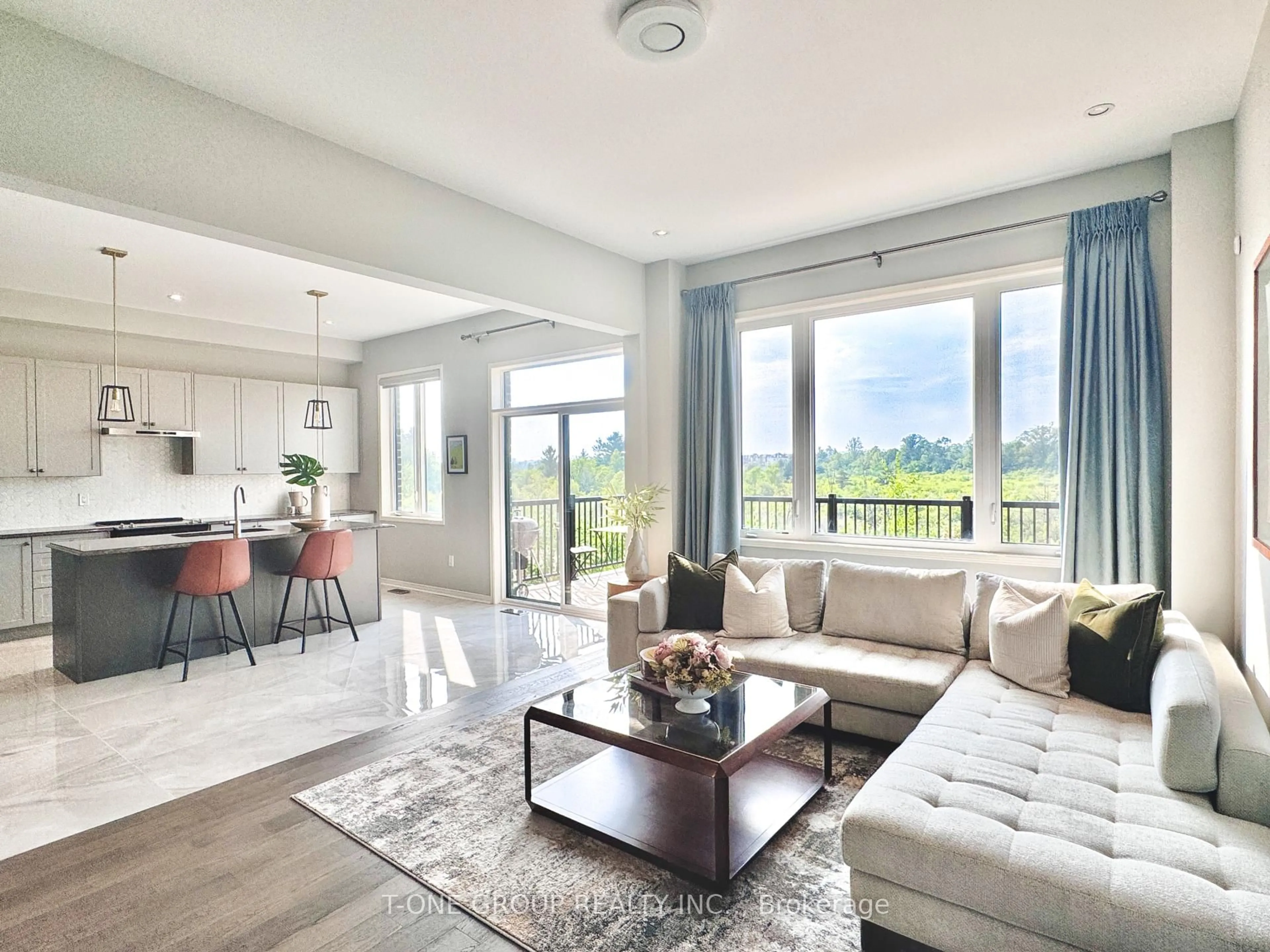 Living room with furniture, unknown for 146 Hartney Dr, Richmond Hill Ontario L4S 0L1