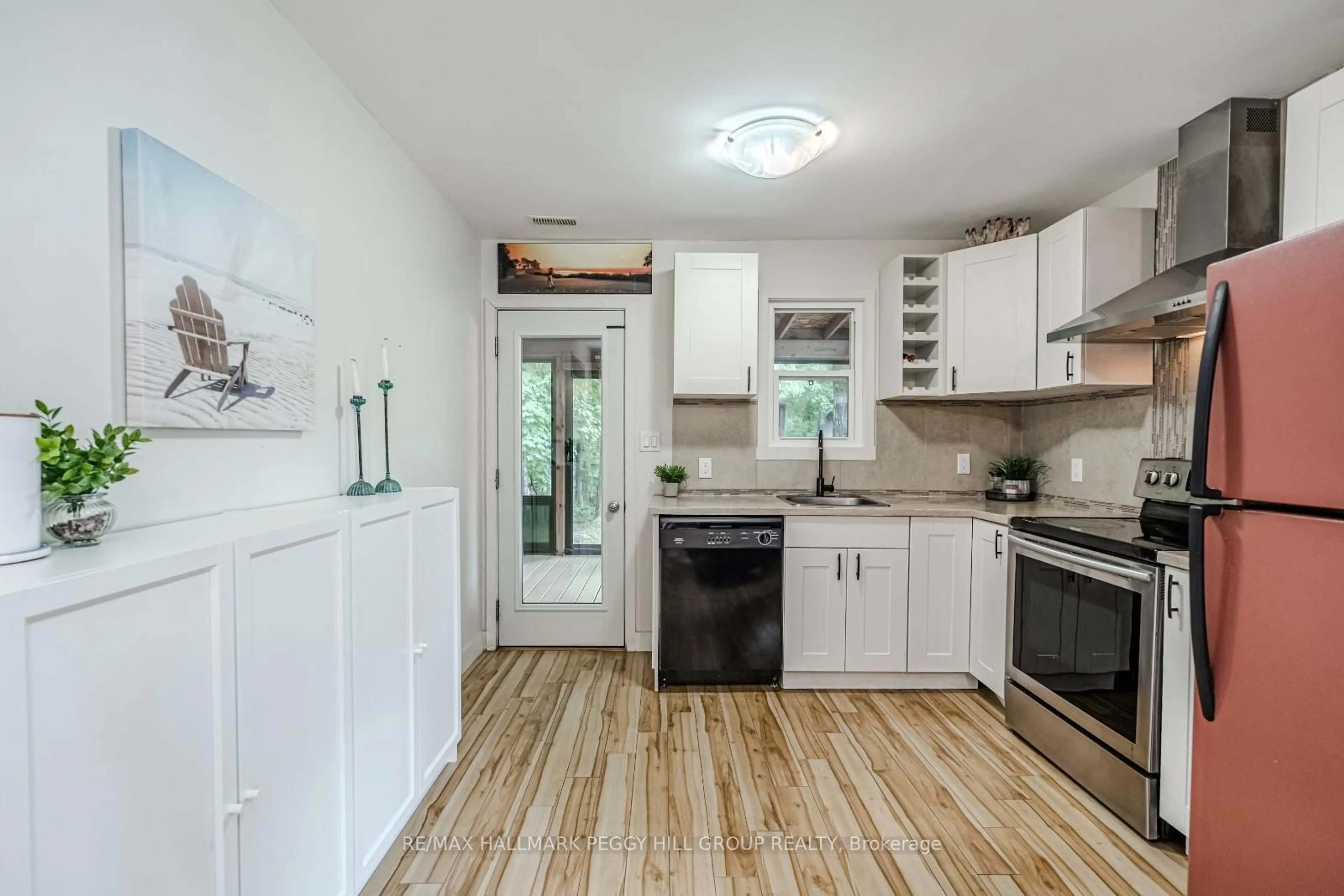 Open concept kitchen, unknown for 703 Chestnut St, Innisfil Ontario L9S 2H8