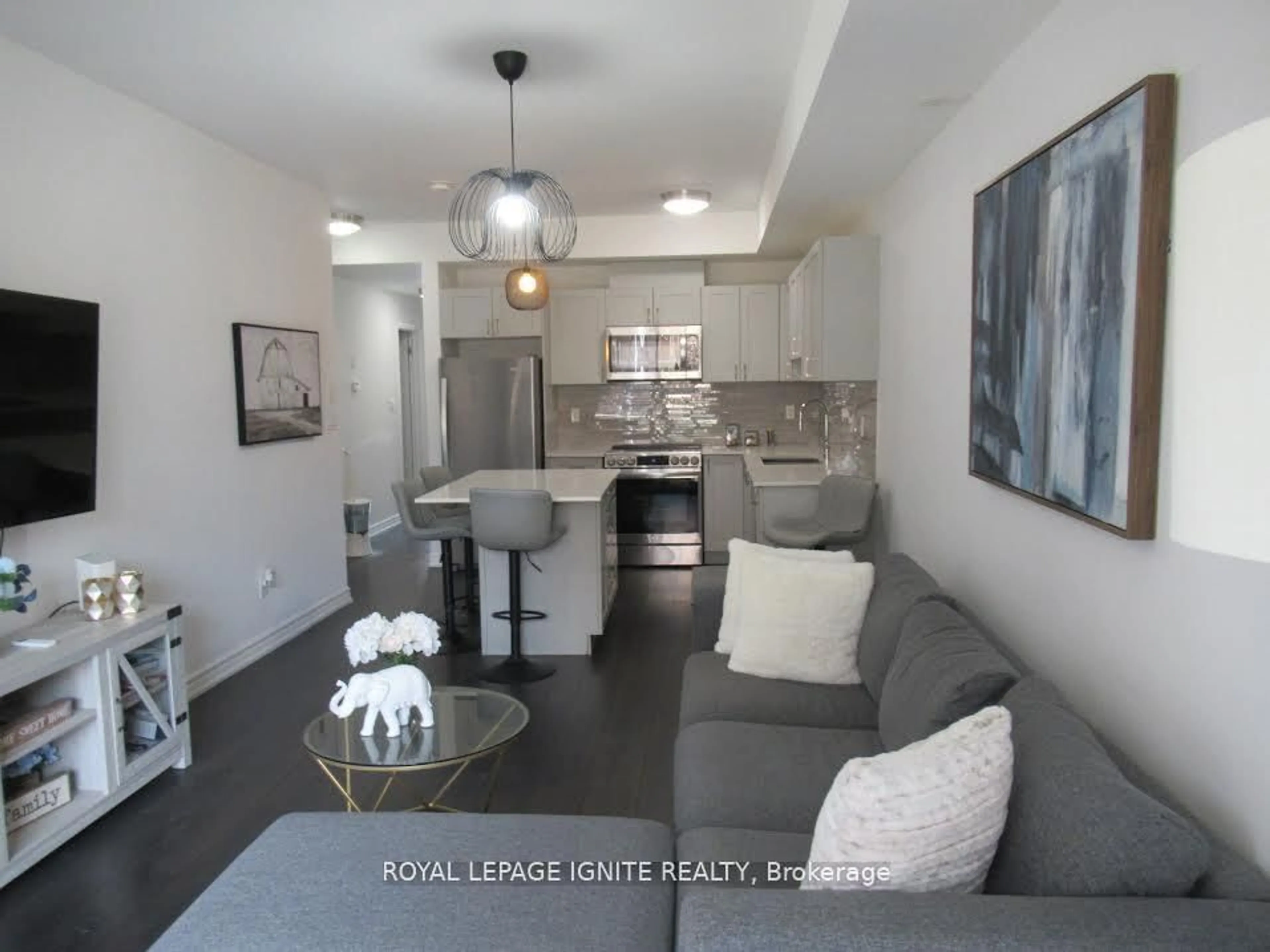 Living room with furniture, unknown for 196 Pine Grove Rd #13, Vaughan Ontario L4L 0H8
