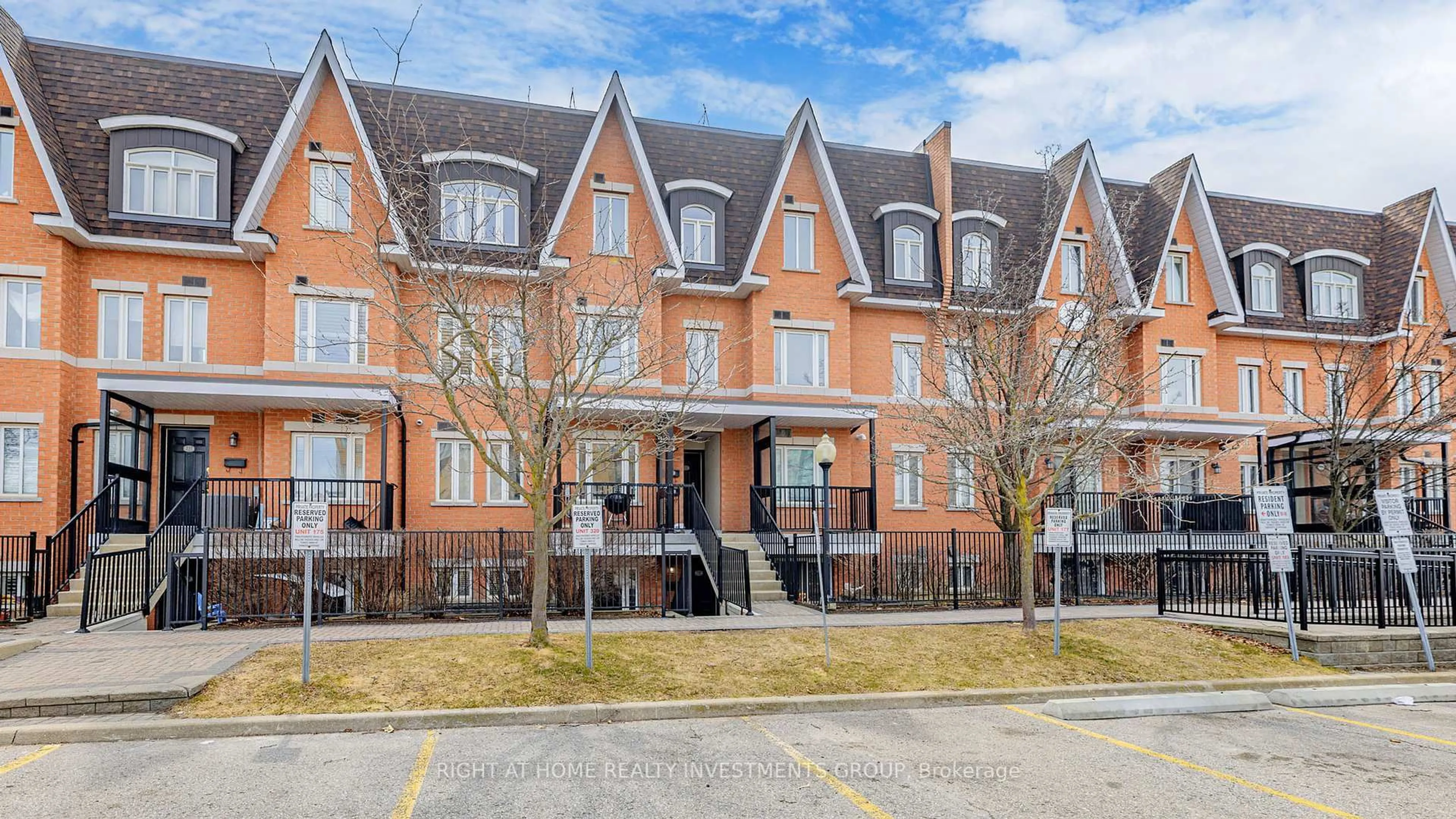 Unknown for 316 John St #118, Markham Ontario L3T 0A7