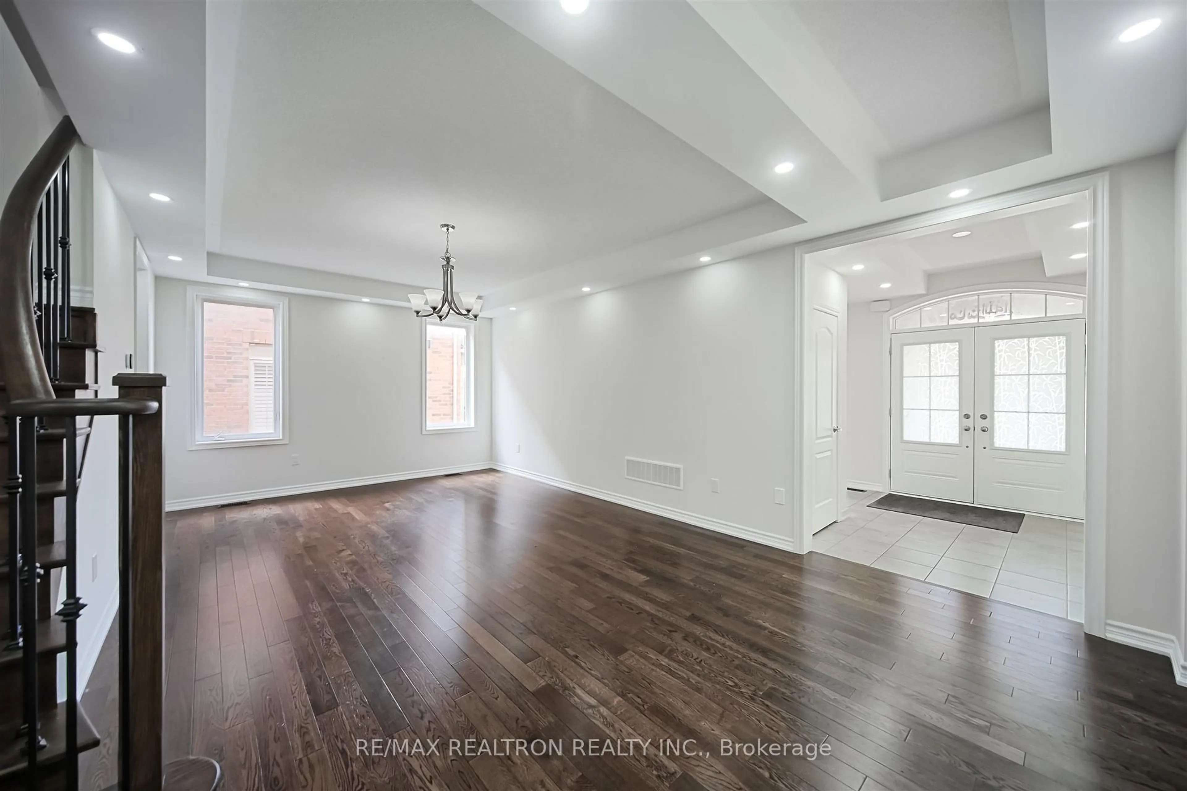A pic of a room for 307 Reginald Harrison Tr, Newmarket Ontario L3X 0M2