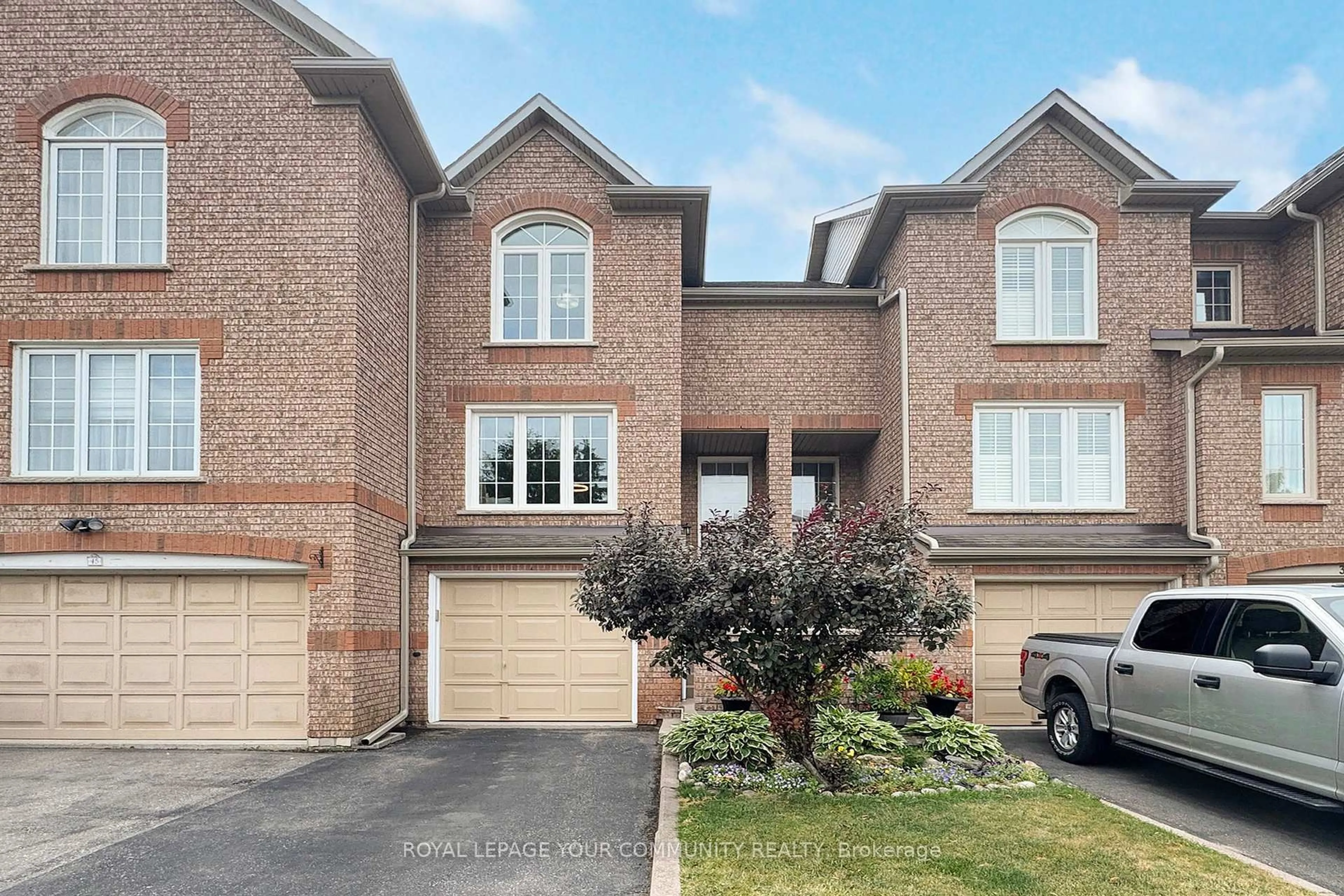 Home with brick exterior material, street for 43 Larissa Crt, Vaughan Ontario L6A 2K8