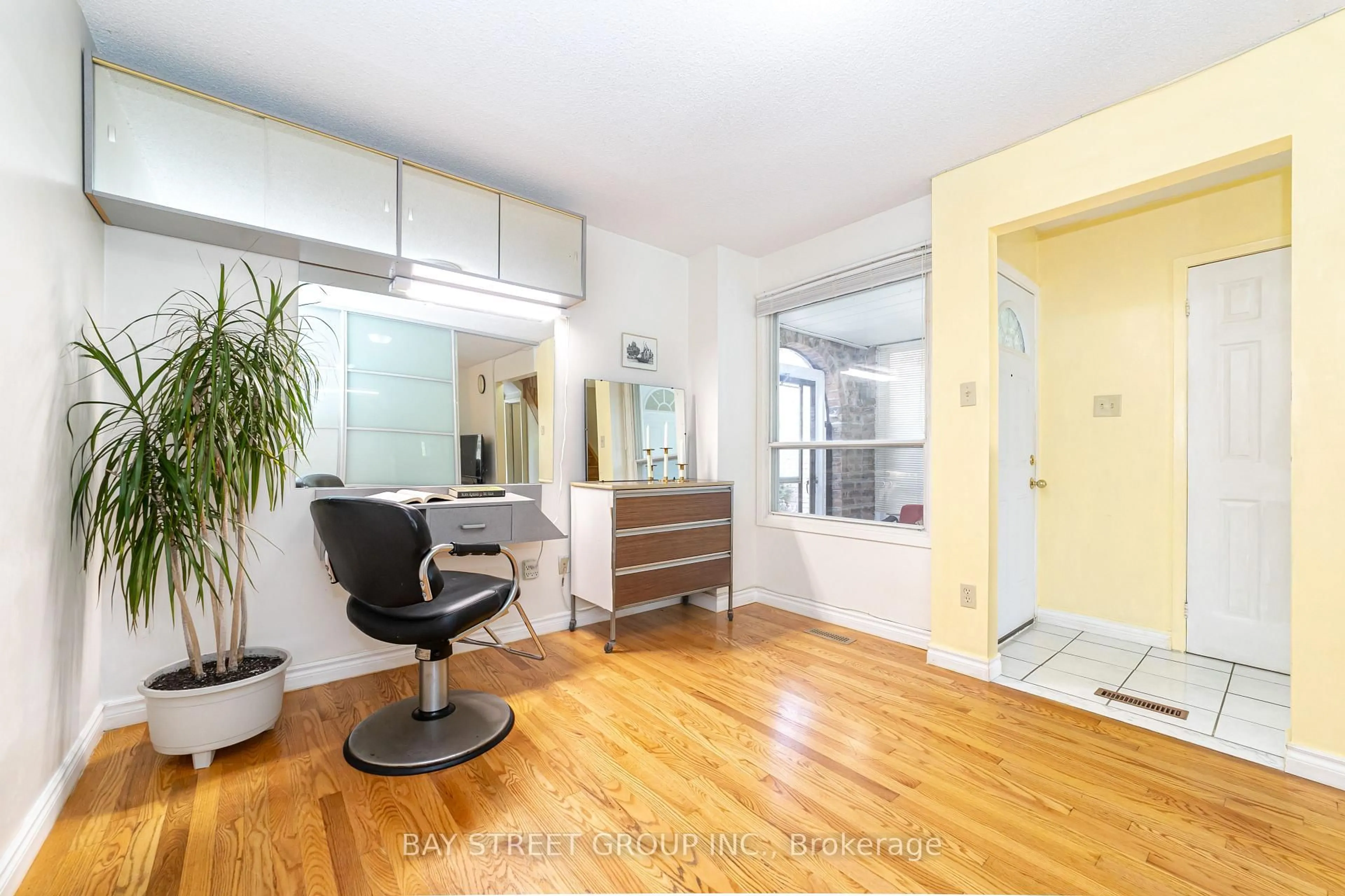 Unknown for 61 Mabley Cres, Vaughan Ontario L4J 2Z7