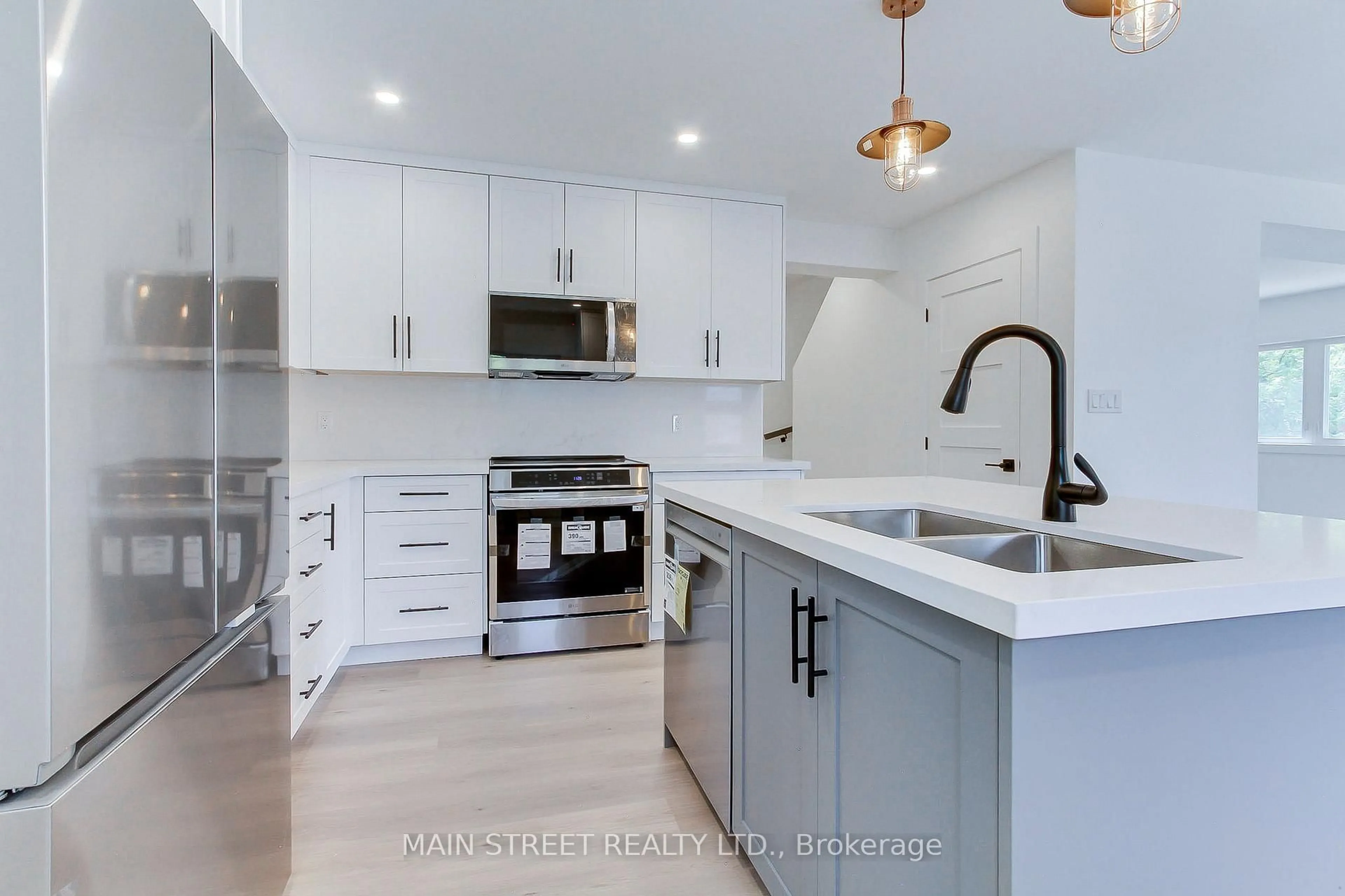 Open concept kitchen, unknown for 353 Pasadena Dr, Georgina Ontario L4P 2Z2