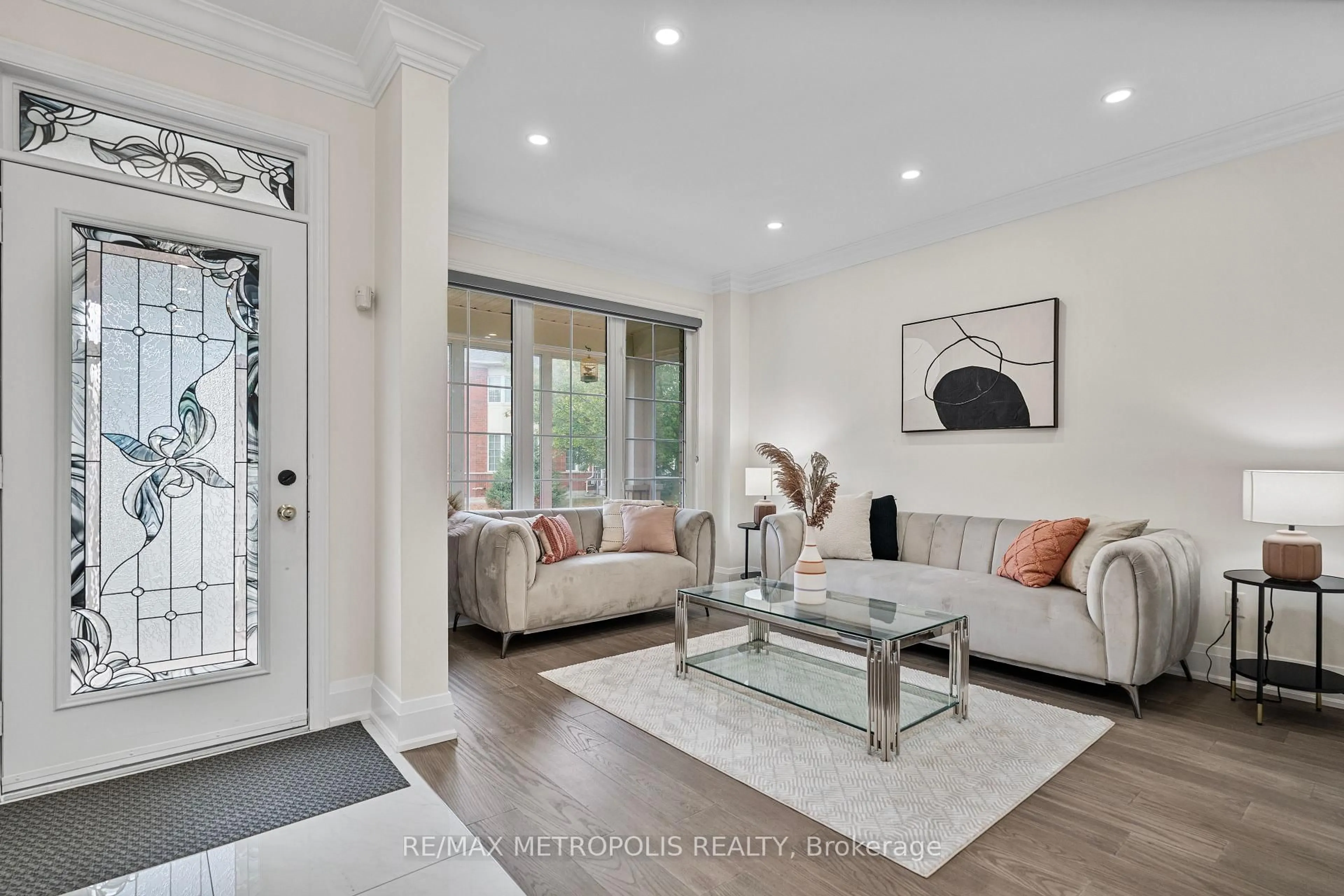 Living room with furniture, unknown for 71 Forestbrook Dr, Markham Ontario L6B 0G2