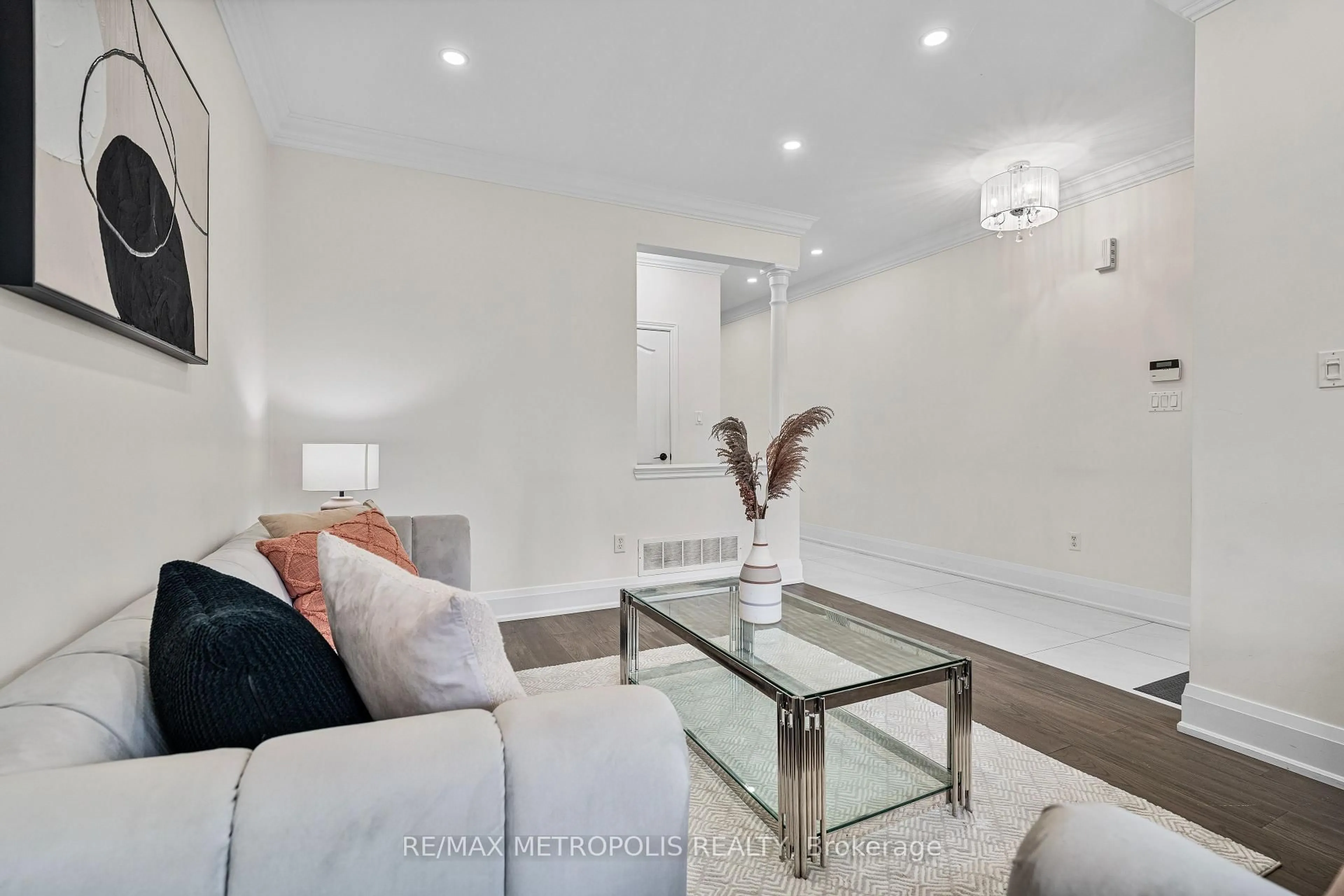 Living room with furniture, unknown for 71 Forestbrook Dr, Markham Ontario L6B 0G2
