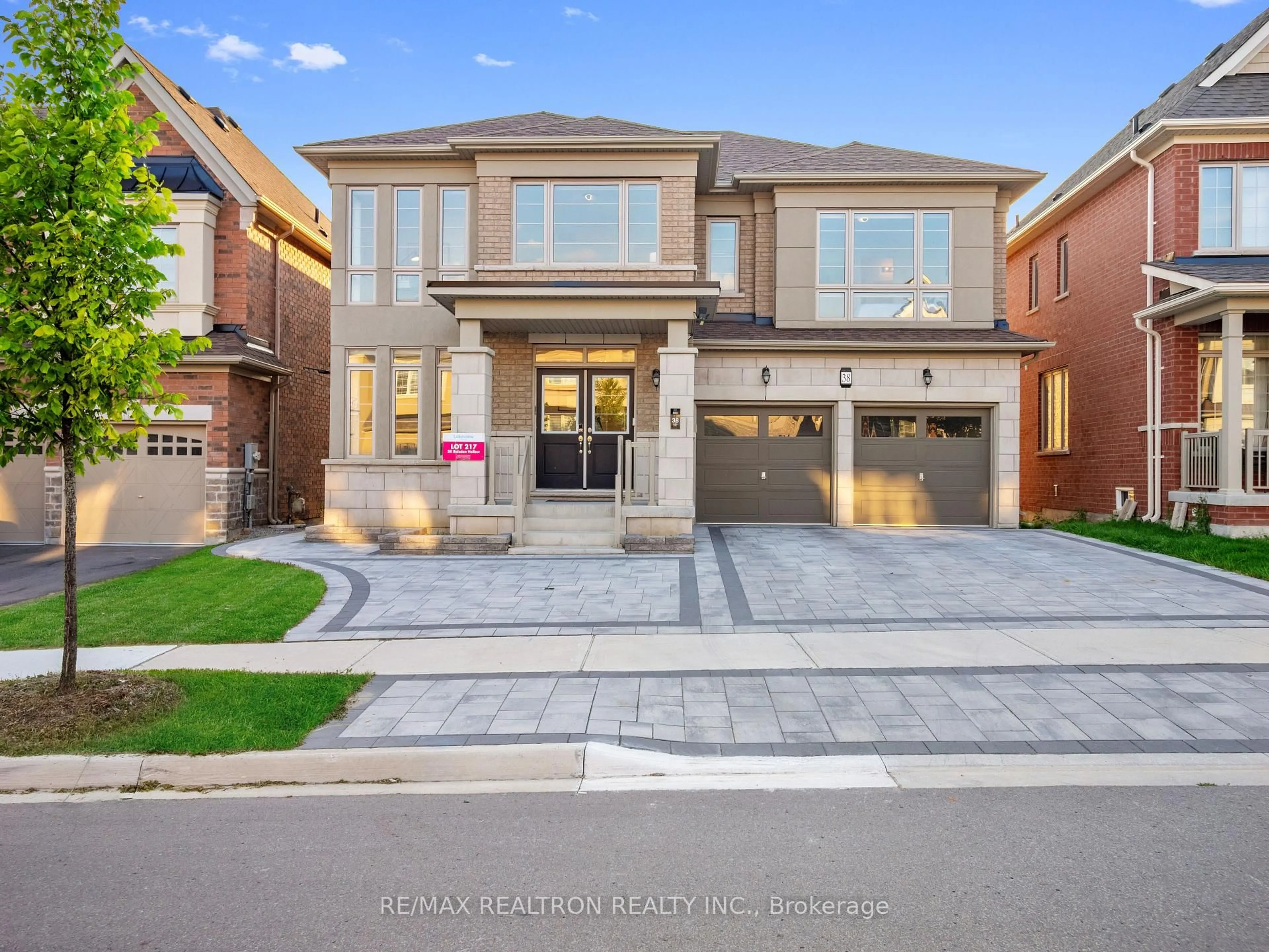 Home with brick exterior material, street for 38 Balsdon Hllw, East Gwillimbury Ontario L9N 0Y1