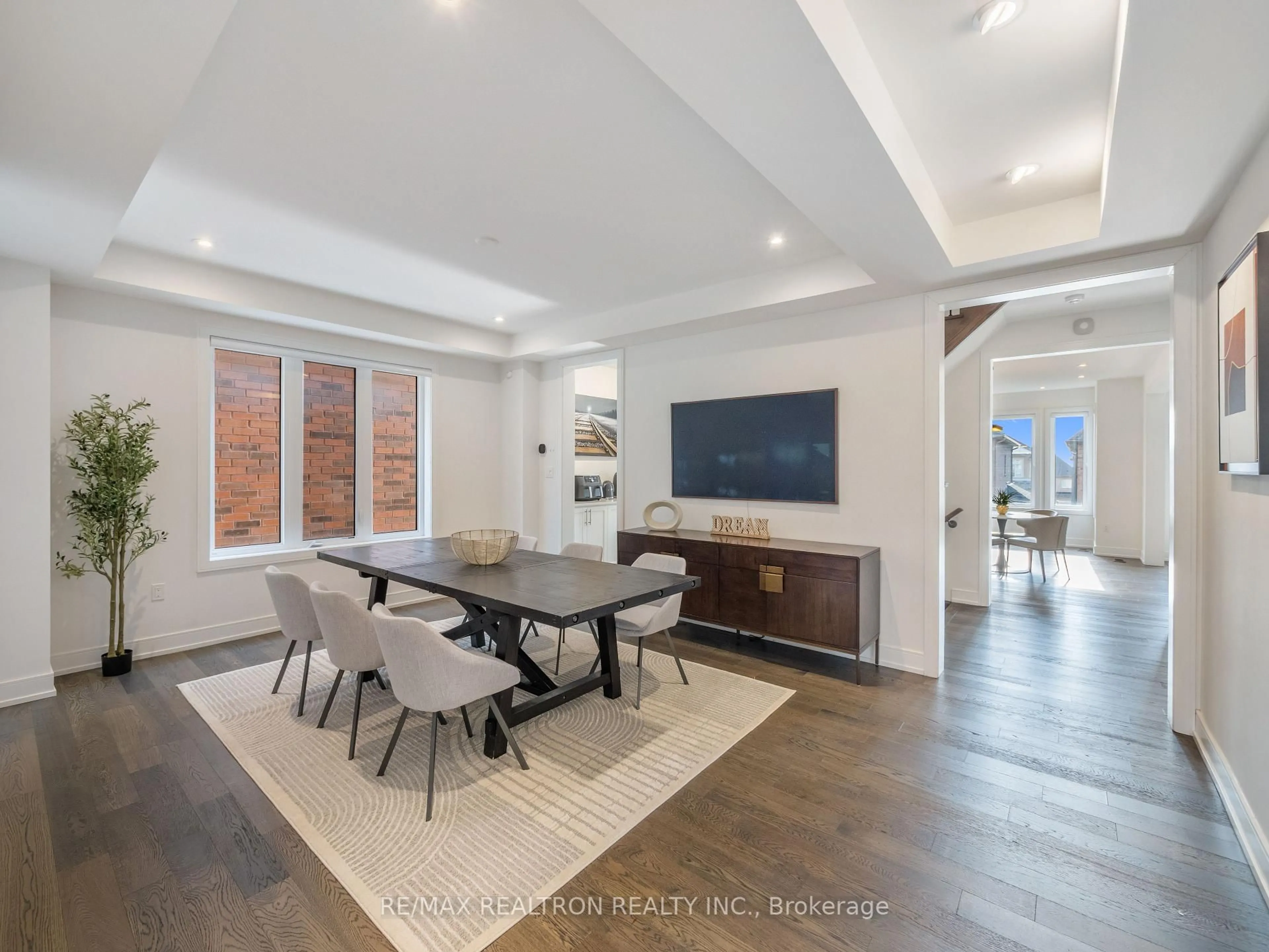 Unknown for 38 Balsdon Hllw, East Gwillimbury Ontario L9N 0Y1