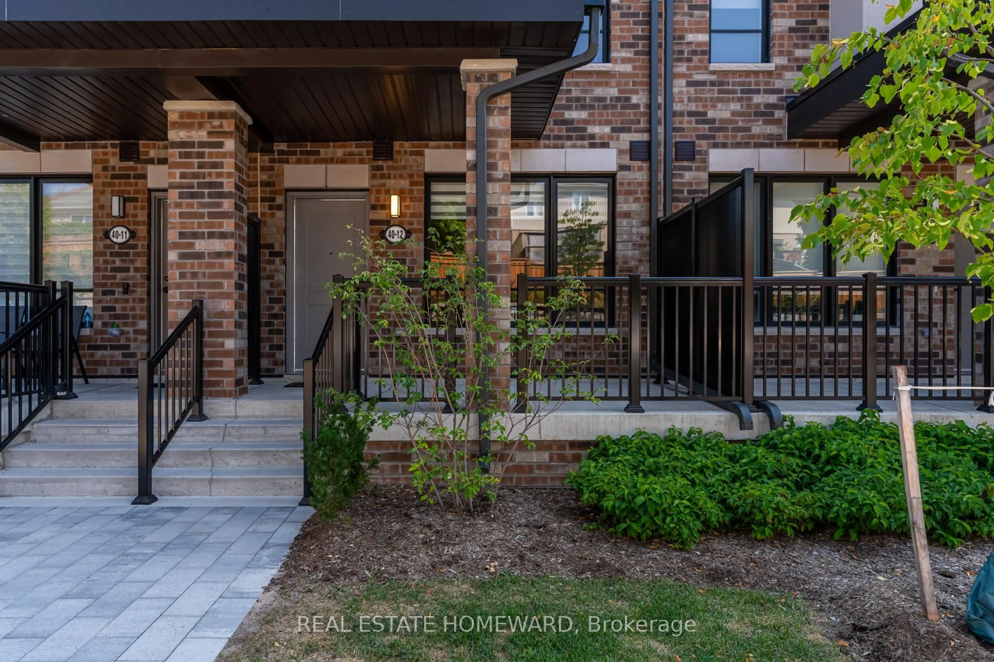 Home with brick exterior material, street for 40 Baynes Way #12, Bradford West Gwillimbury Ontario L3Z 4M4
