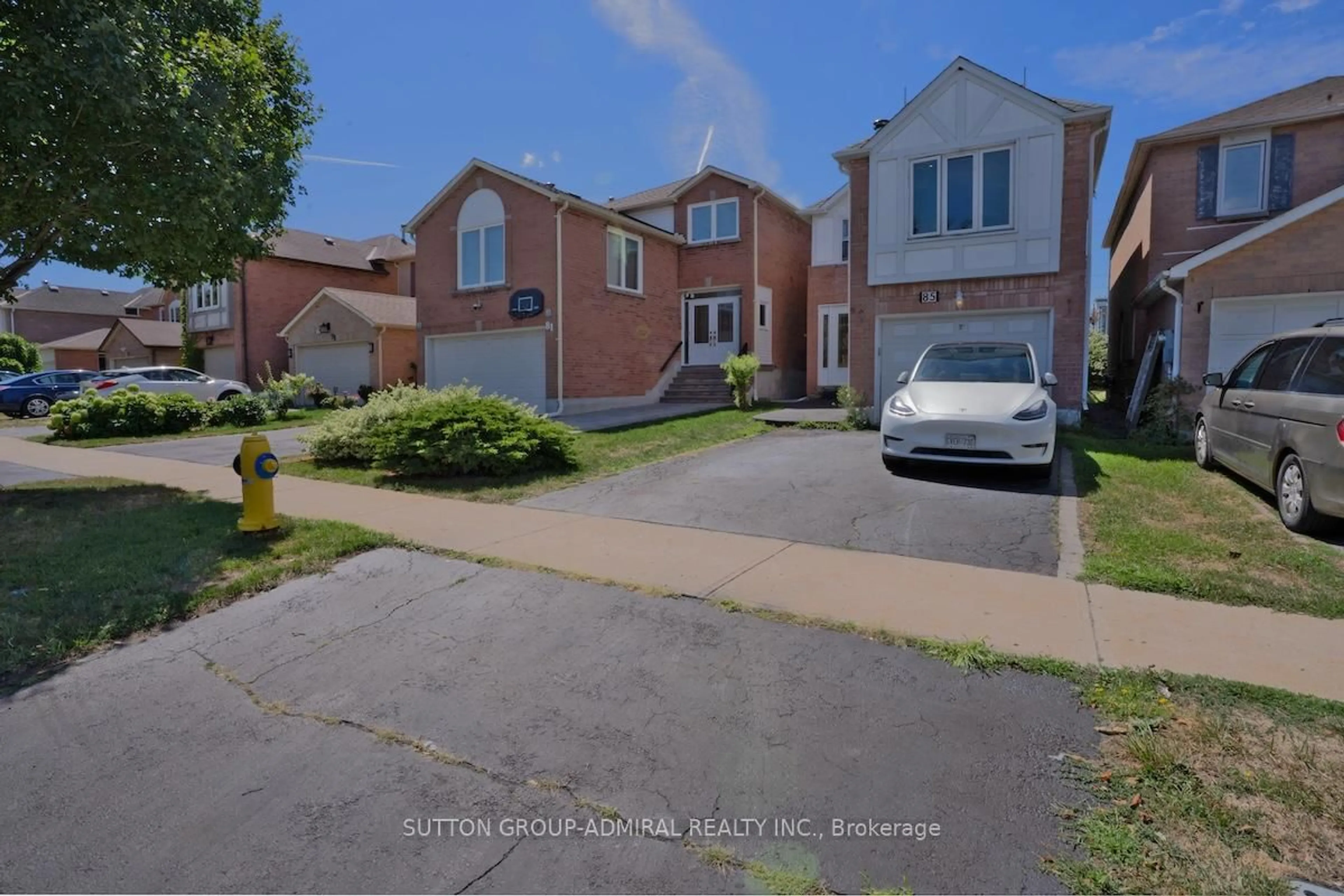 A pic from outside/outdoor area/front of a property/back of a property/a pic from drone, street for 85 Glen Cres, Vaughan Ontario L4J 4W7