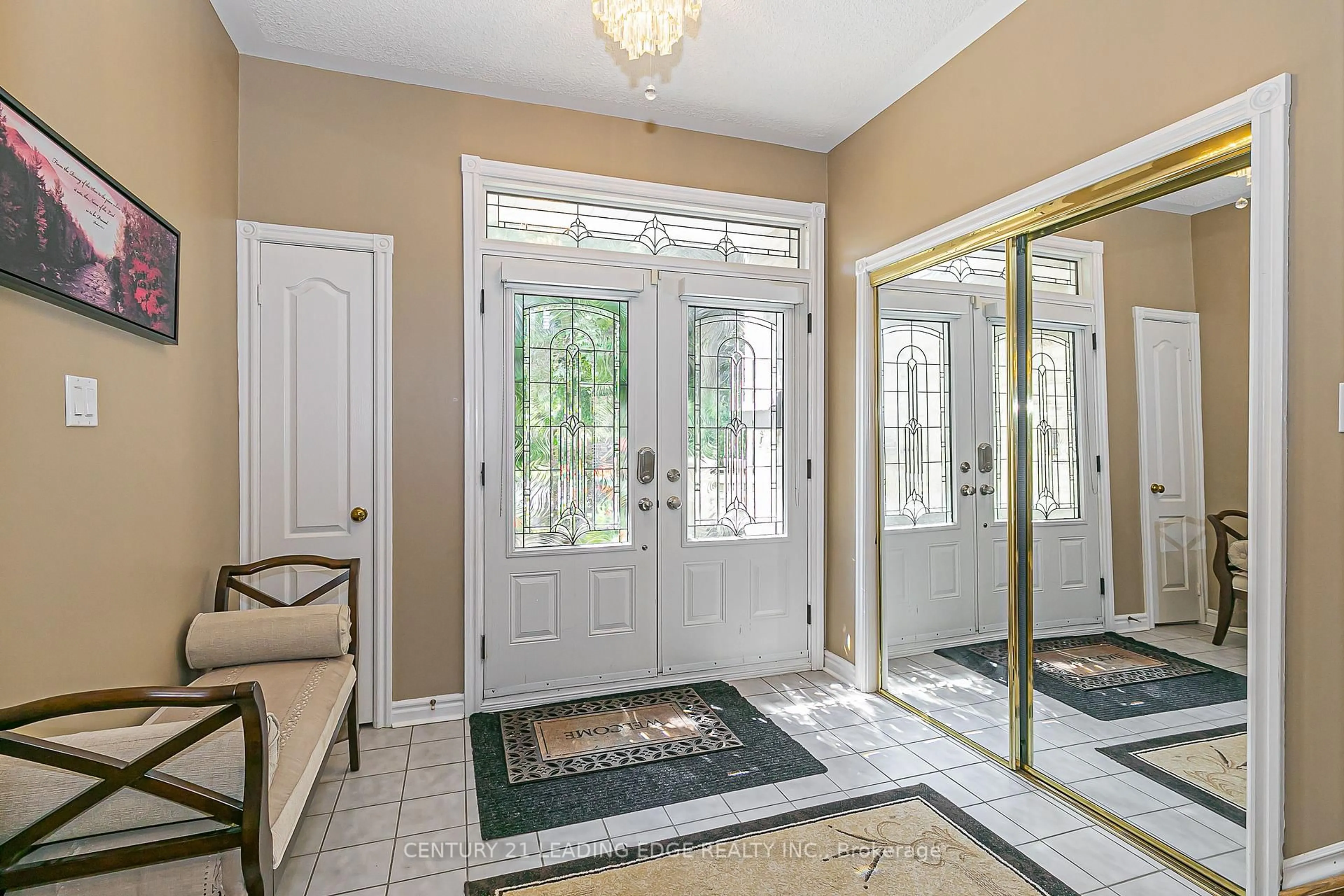 Indoor entryway for 45 JOHN BUTTON Blvd, Markham Ontario L3R 9A7