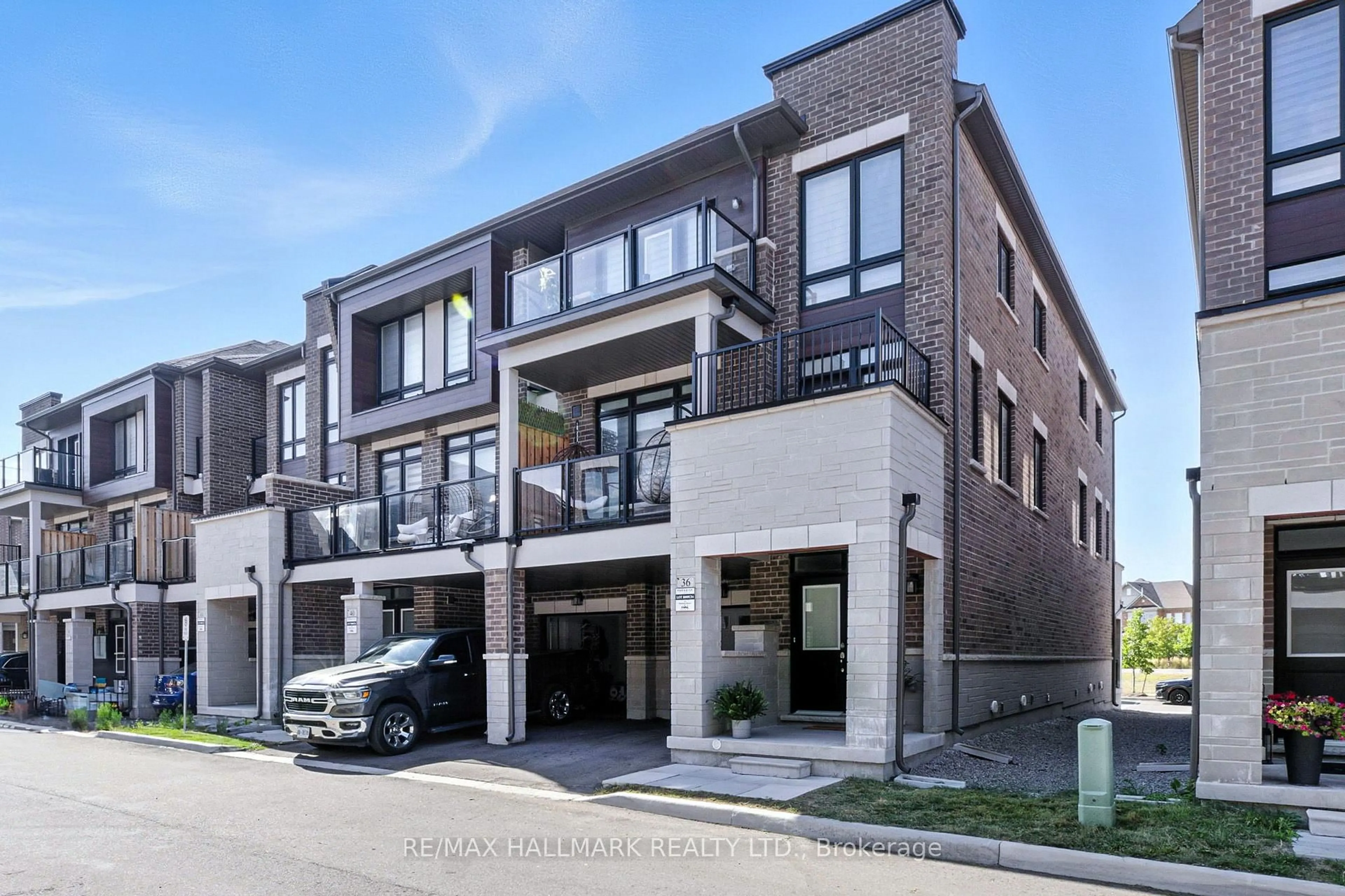 Home with brick exterior material, street for 36 Elsinore St, Vaughan Ontario L4H 5G2
