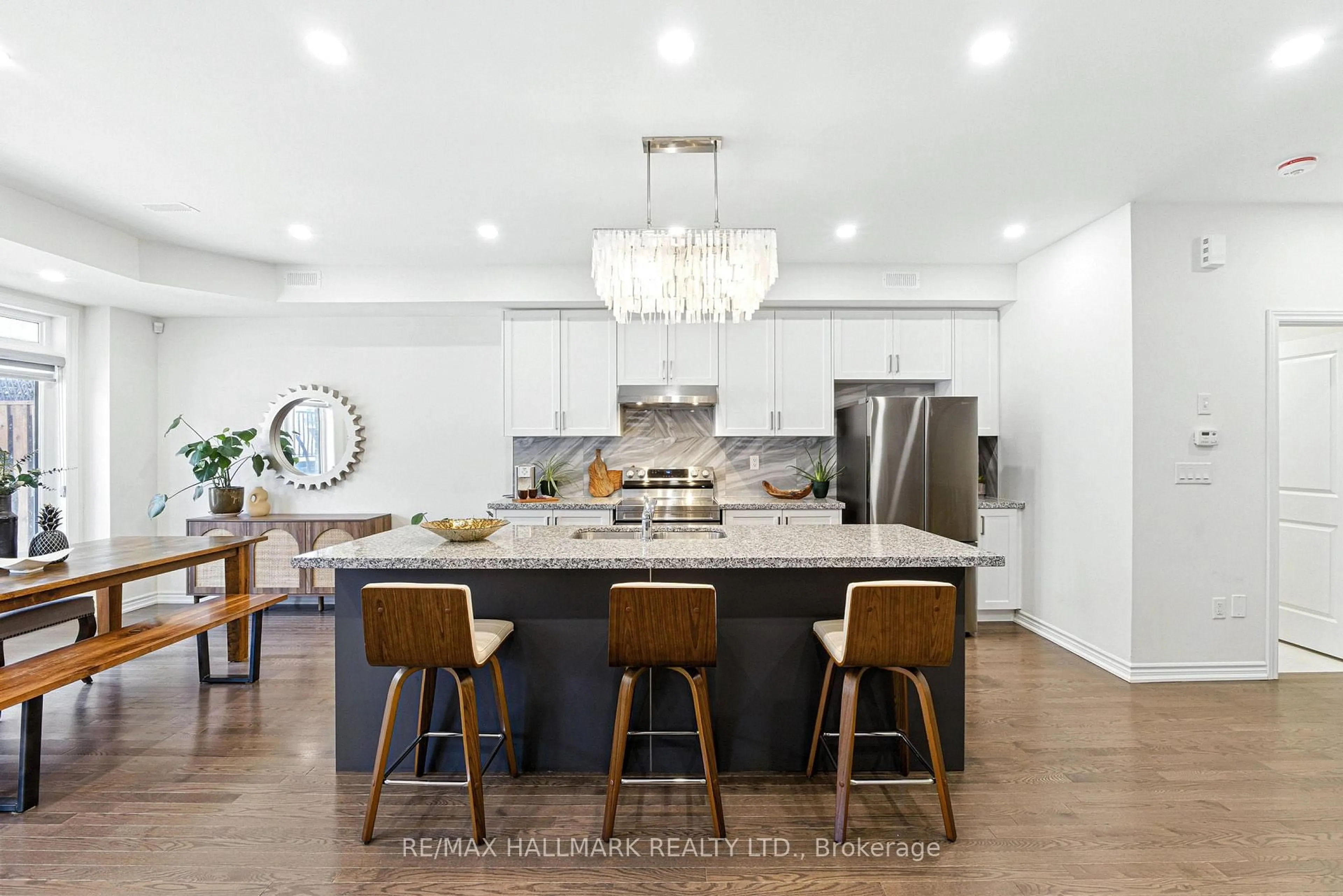Open concept kitchen, unknown for 36 Elsinore St, Vaughan Ontario L4H 5G2