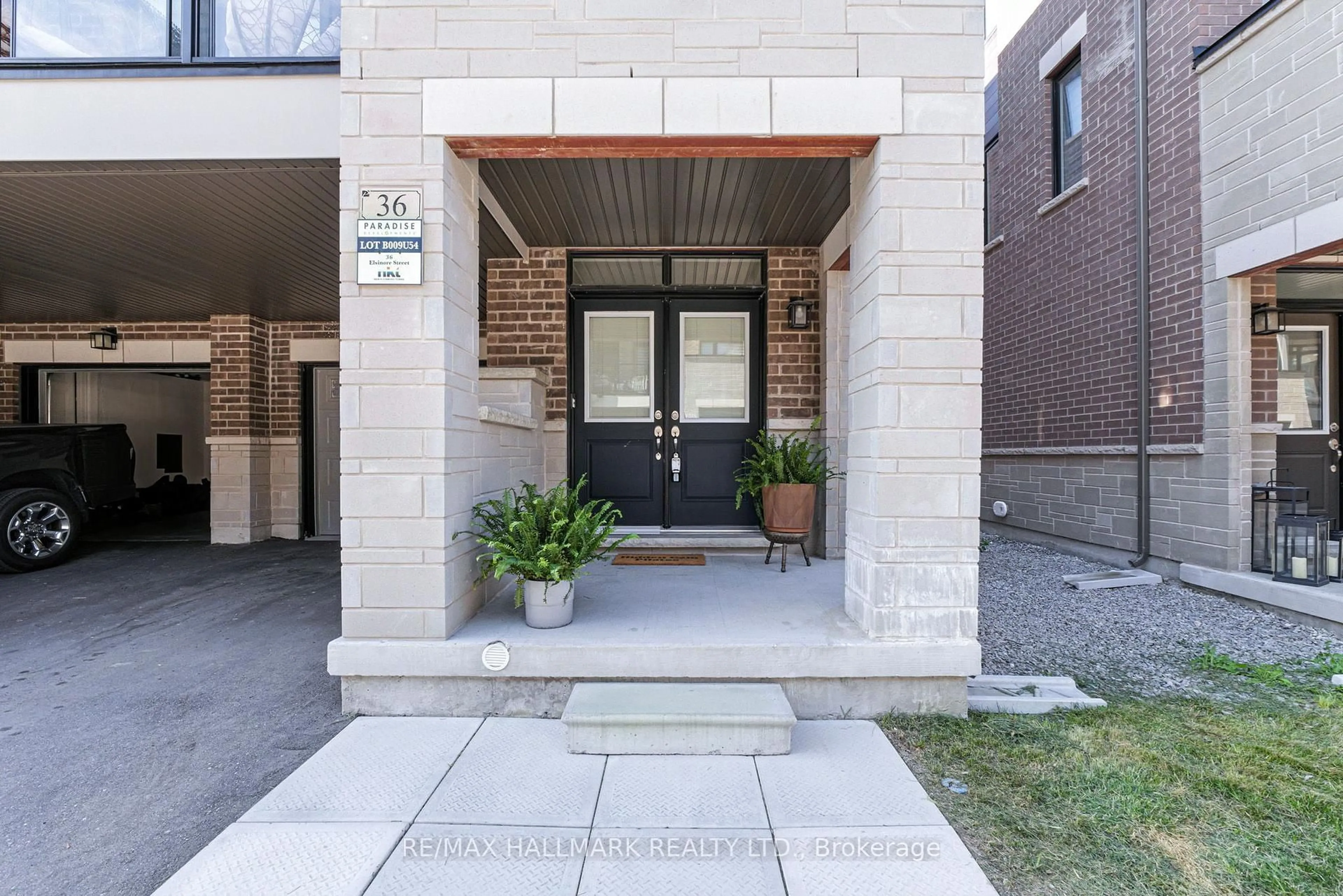 Indoor entryway for 36 Elsinore St, Vaughan Ontario L4H 5G2