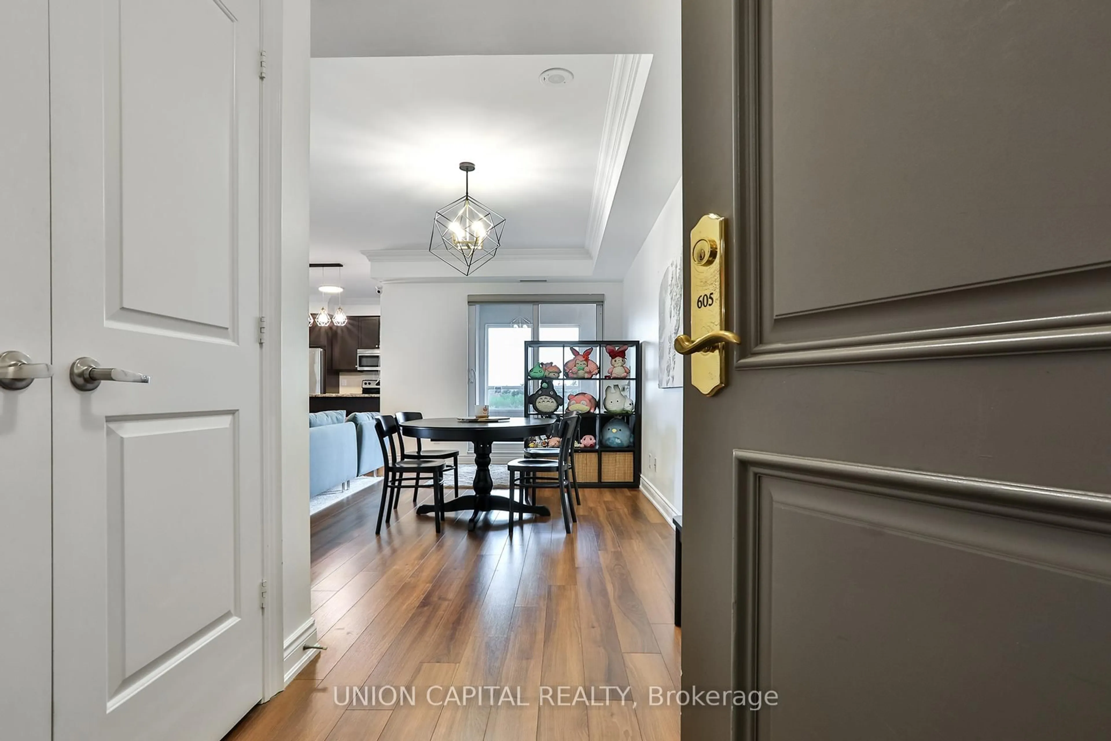 Indoor entryway for 9255 Jane St #605, Vaughan Ontario L6A 0K1