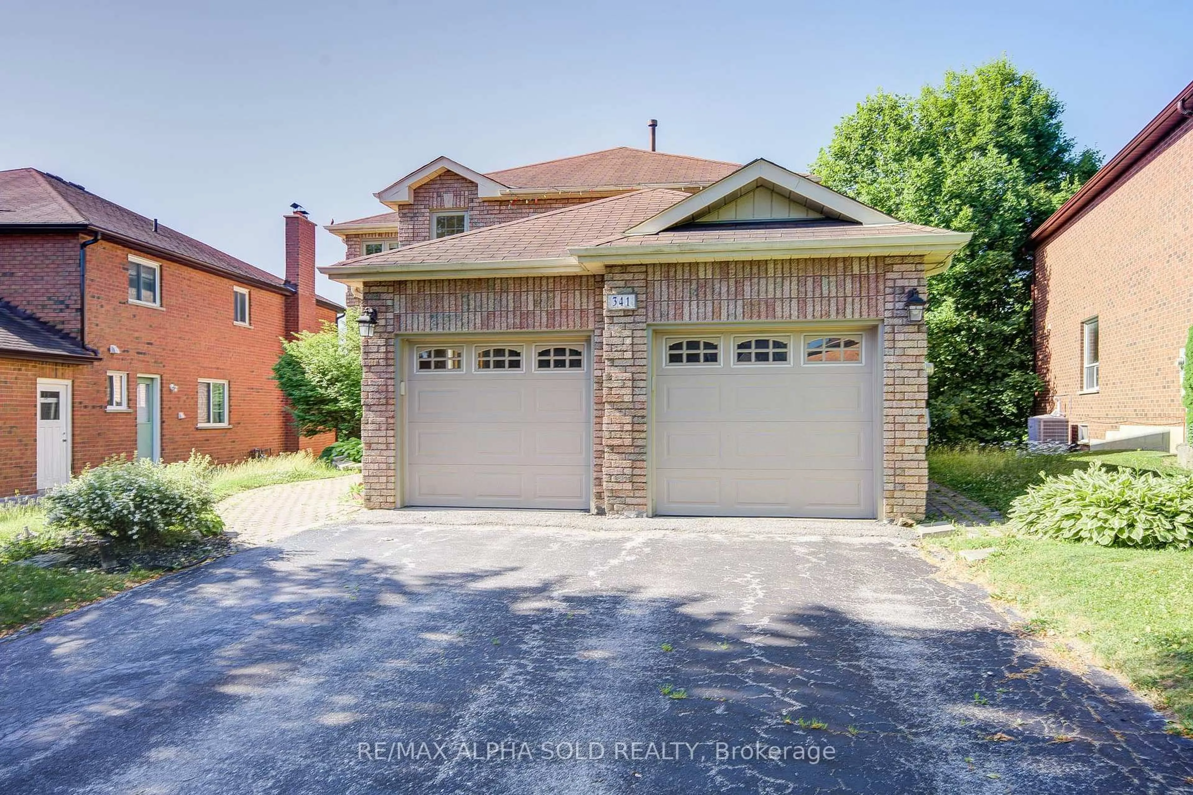 Home with brick exterior material, street for 341 Jelley Ave, Newmarket Ontario L3X 1S5
