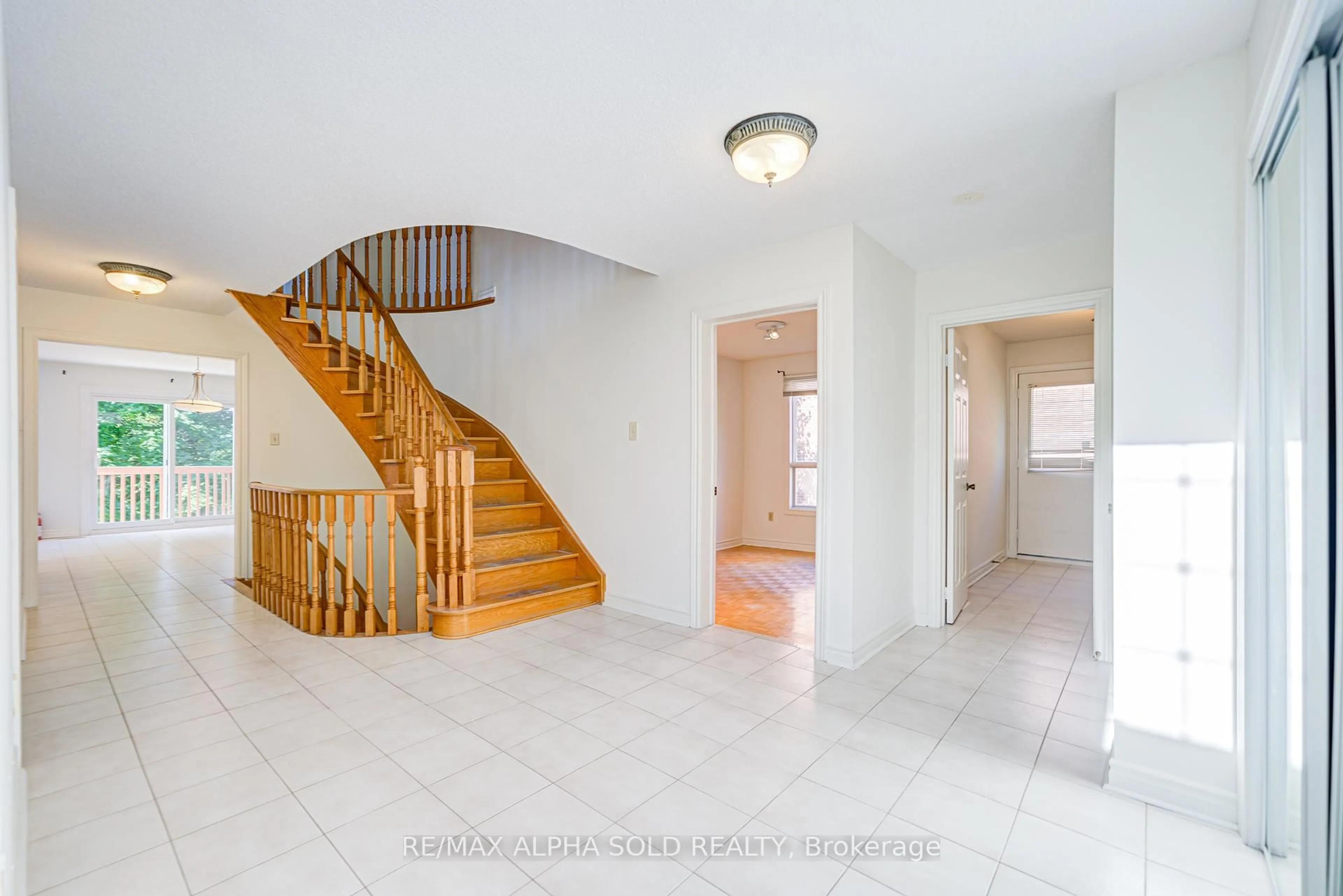 Unknown for 341 Jelley Ave, Newmarket Ontario L3X 1S5
