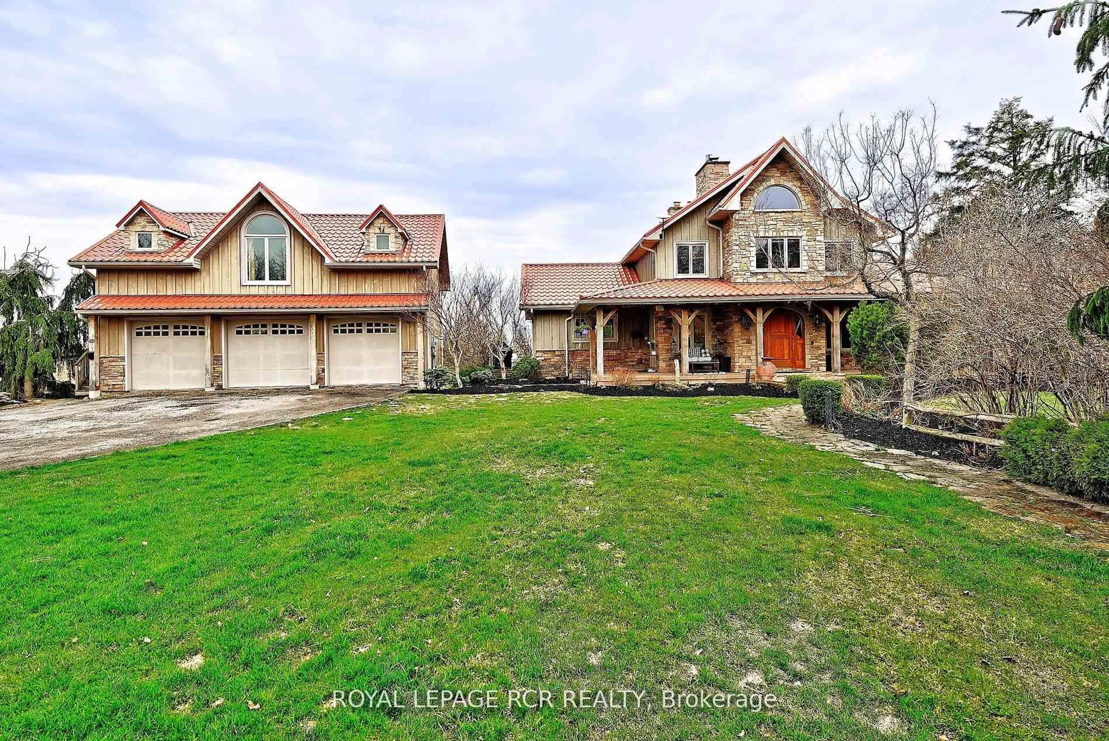 A pic from outside/outdoor area/front of a property/back of a property/a pic from drone, unknown for 3327 9 Line, Bradford West Gwillimbury Ontario L3Z 3S4