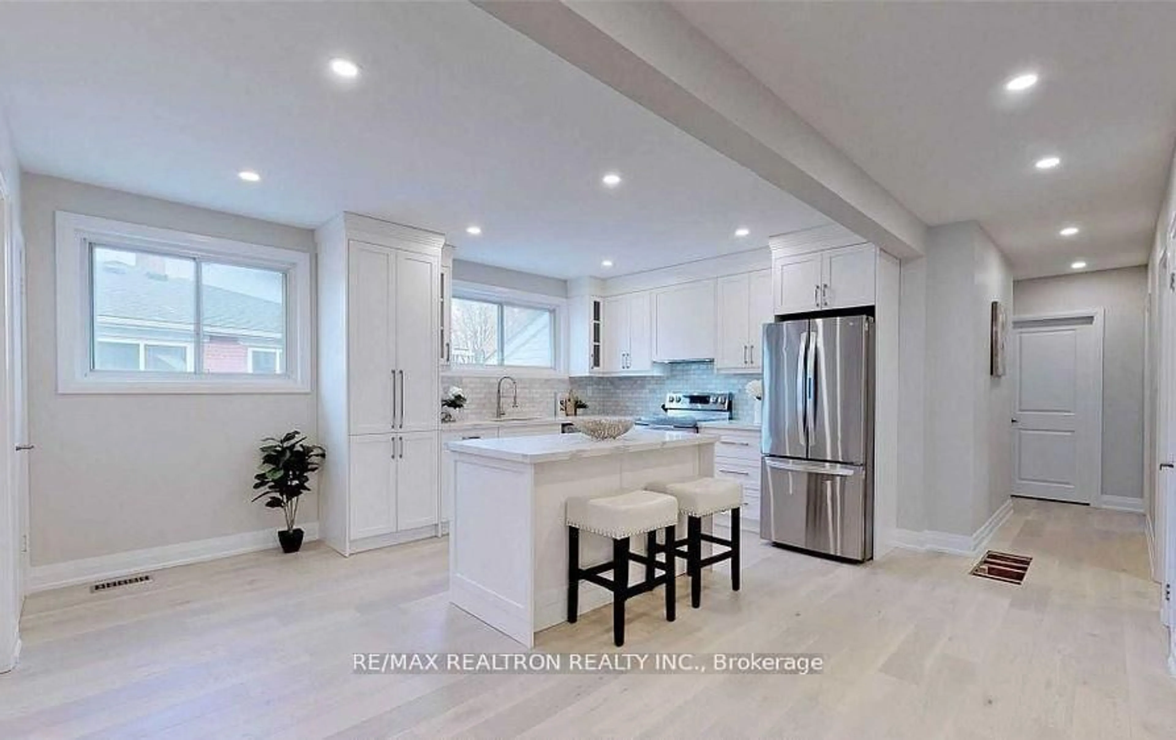 Contemporary kitchen, ceramic/tile floor for 9 Lee Gate, Aurora Ontario L4G 2J6