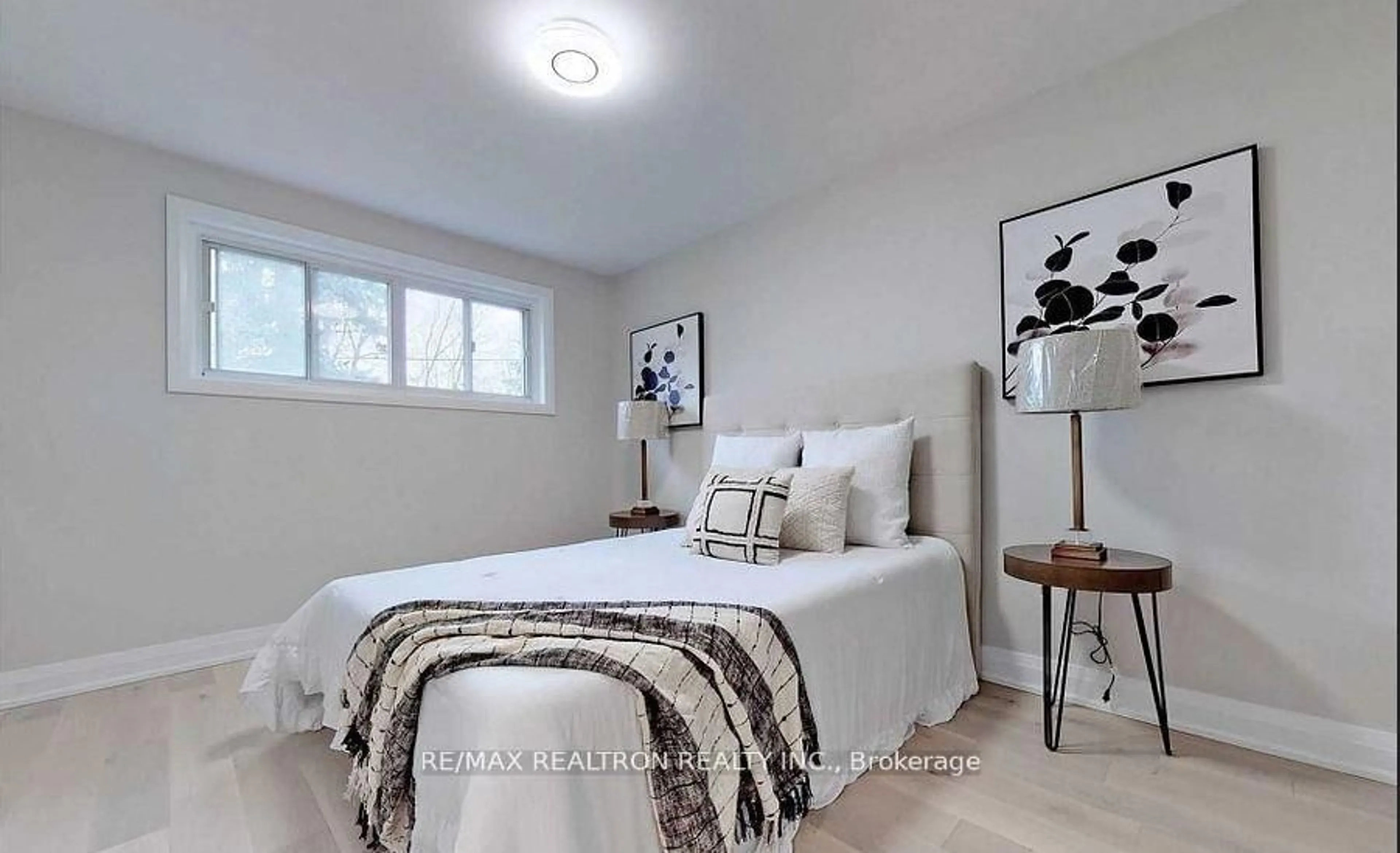 Bedroom with bed, unknown for 9 Lee Gate, Aurora Ontario L4G 2J6