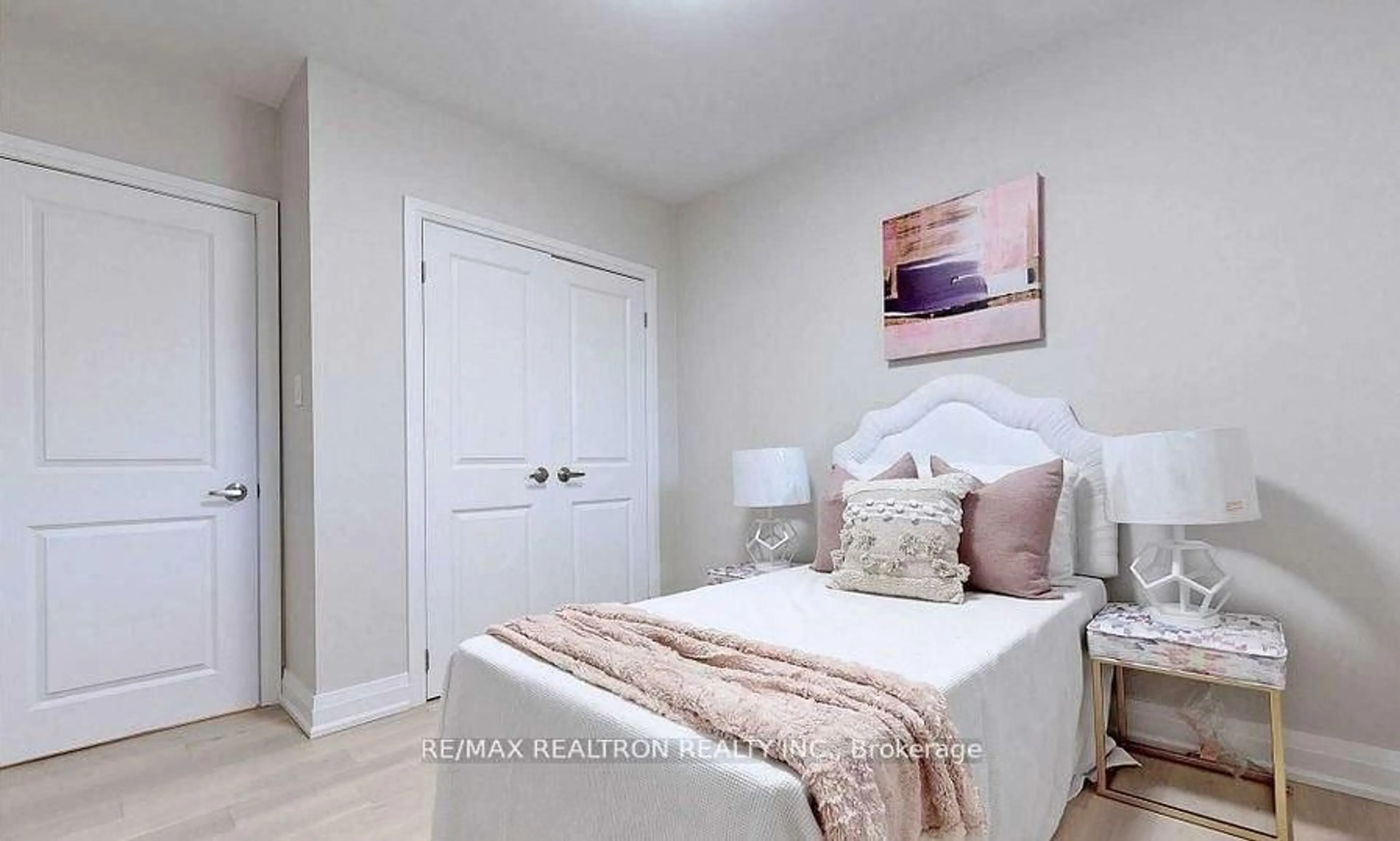 Bedroom with bed, unknown for 9 Lee Gate, Aurora Ontario L4G 2J6