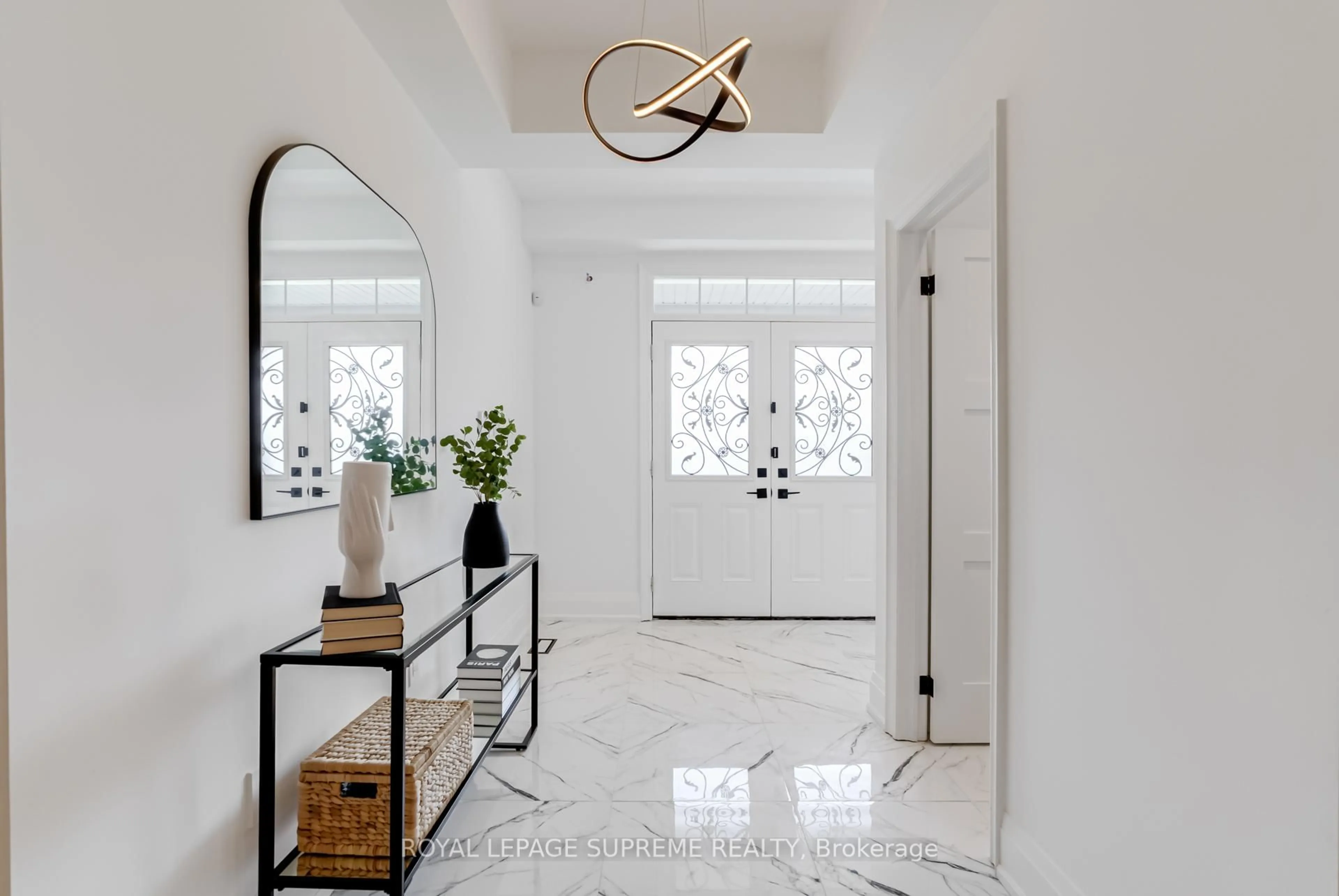 Indoor entryway for 274 Blue Dasher Blvd, Bradford West Gwillimbury Ontario L3Z 4J1