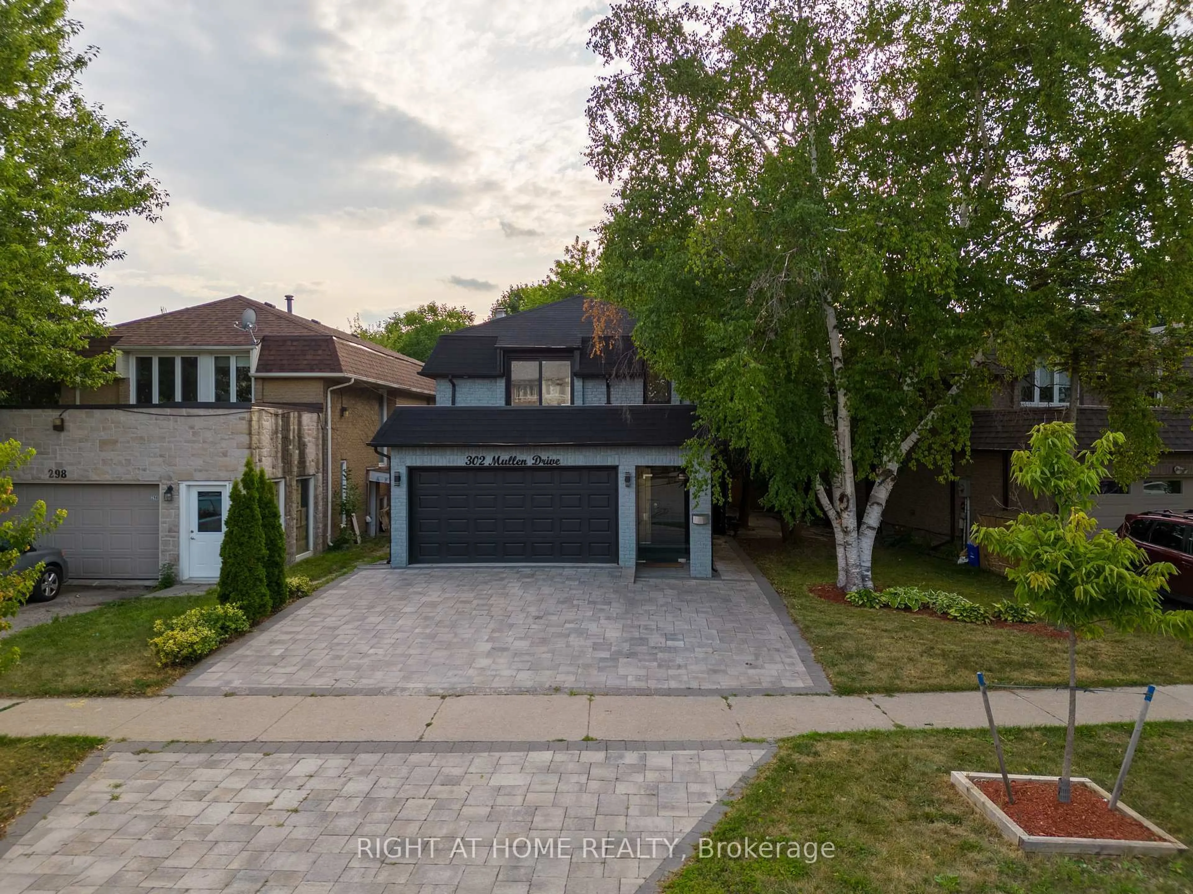A pic from outside/outdoor area/front of a property/back of a property/a pic from drone, street for 302 Mullen Dr, Vaughan Ontario L4J 2P2