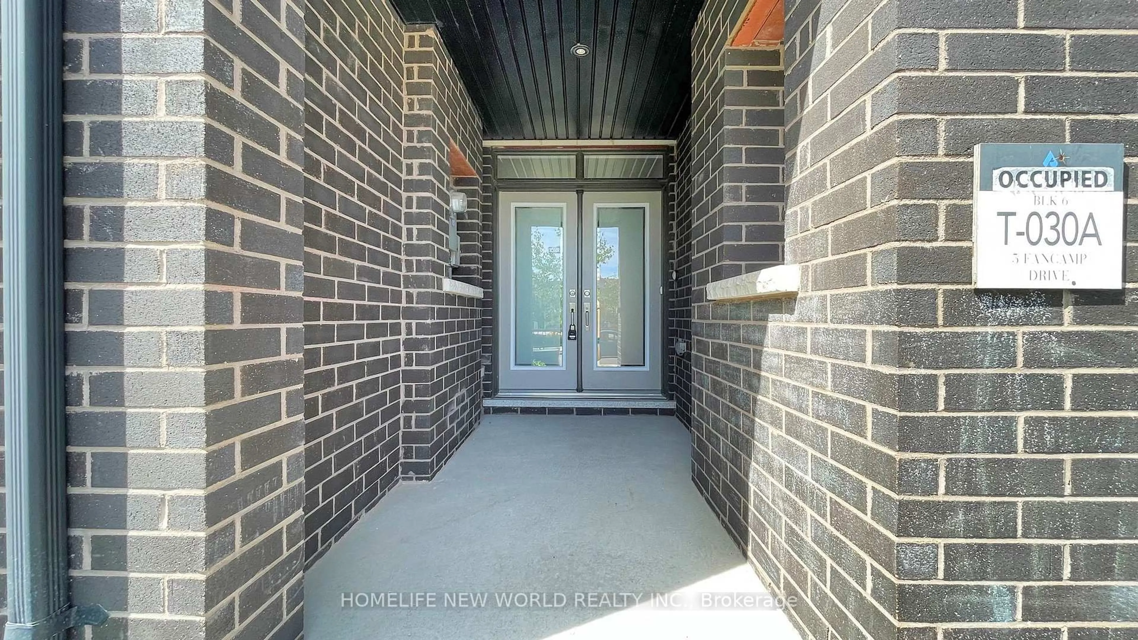 Indoor entryway for 5 Fancamp Dr, Vaughan Ontario L6A 4Z2