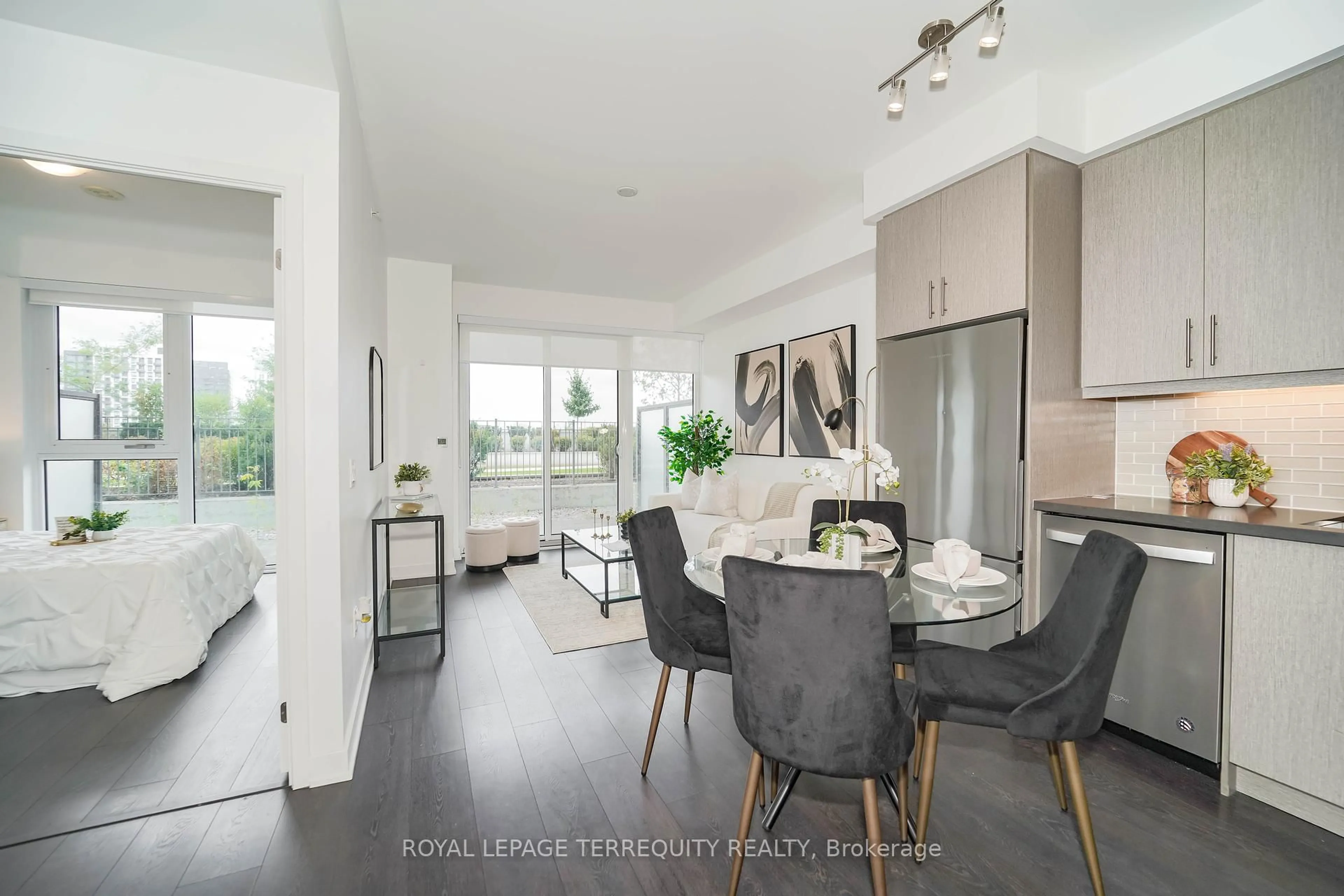 Unknown for 85 Oneida Cres #302, Richmond Hill Ontario L4B 0H4