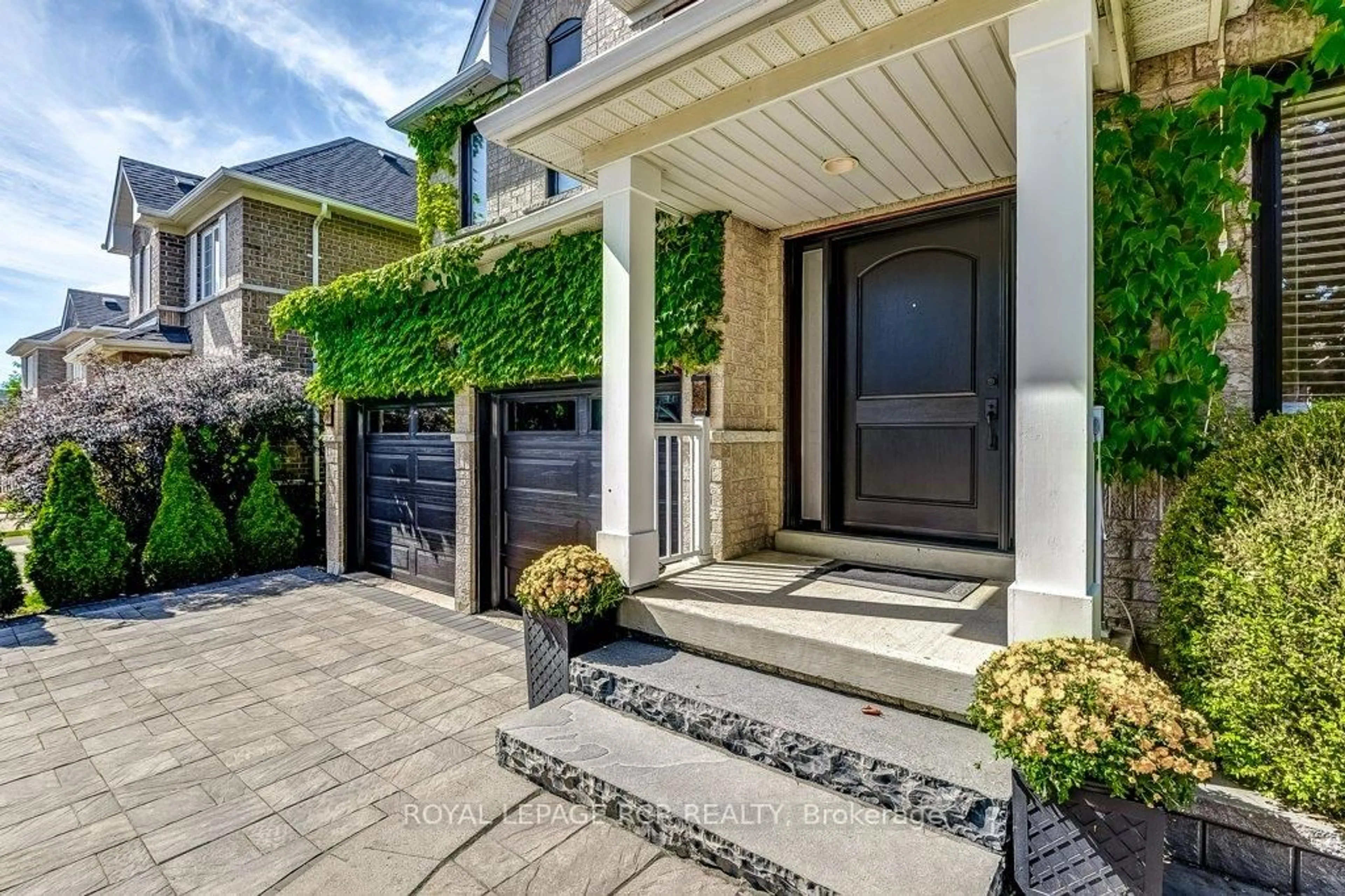 Unknown for 42 Mynden Way, Newmarket Ontario L3X 3A8