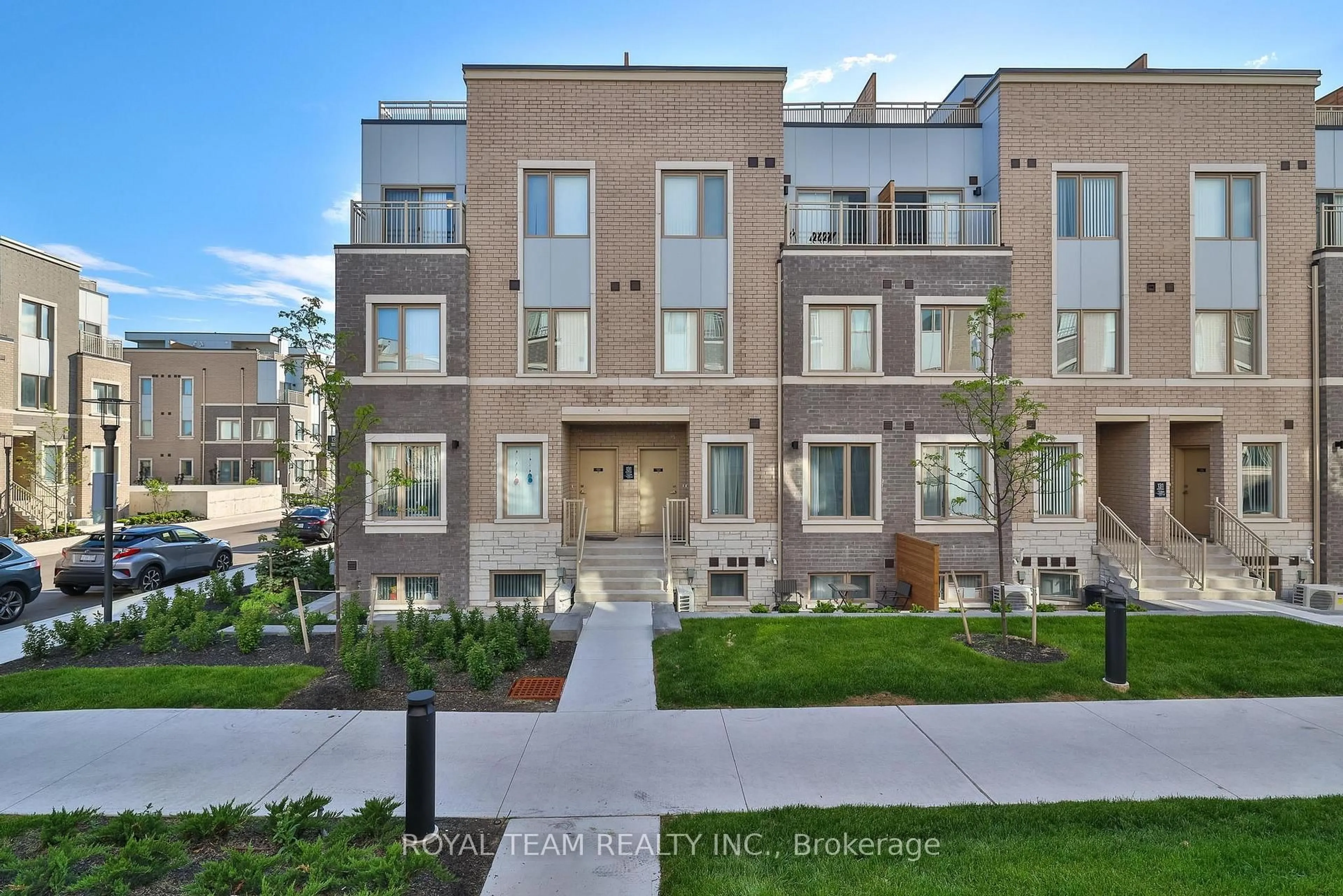 Unknown for 131 Honeycrisp Cres #224, Vaughan Ontario L4K 0N7