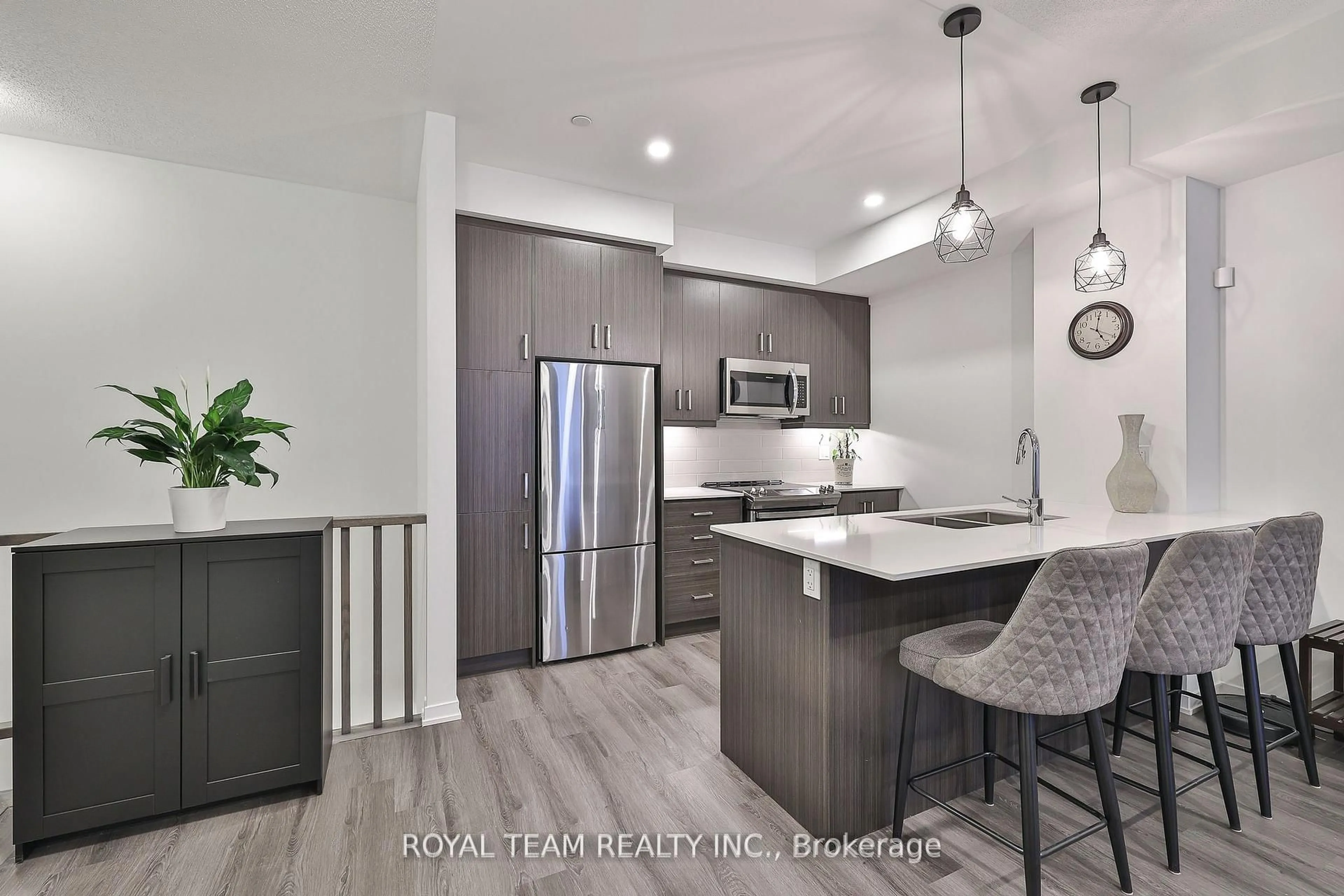 Open concept kitchen, unknown for 131 Honeycrisp Cres #224, Vaughan Ontario L4K 0N7