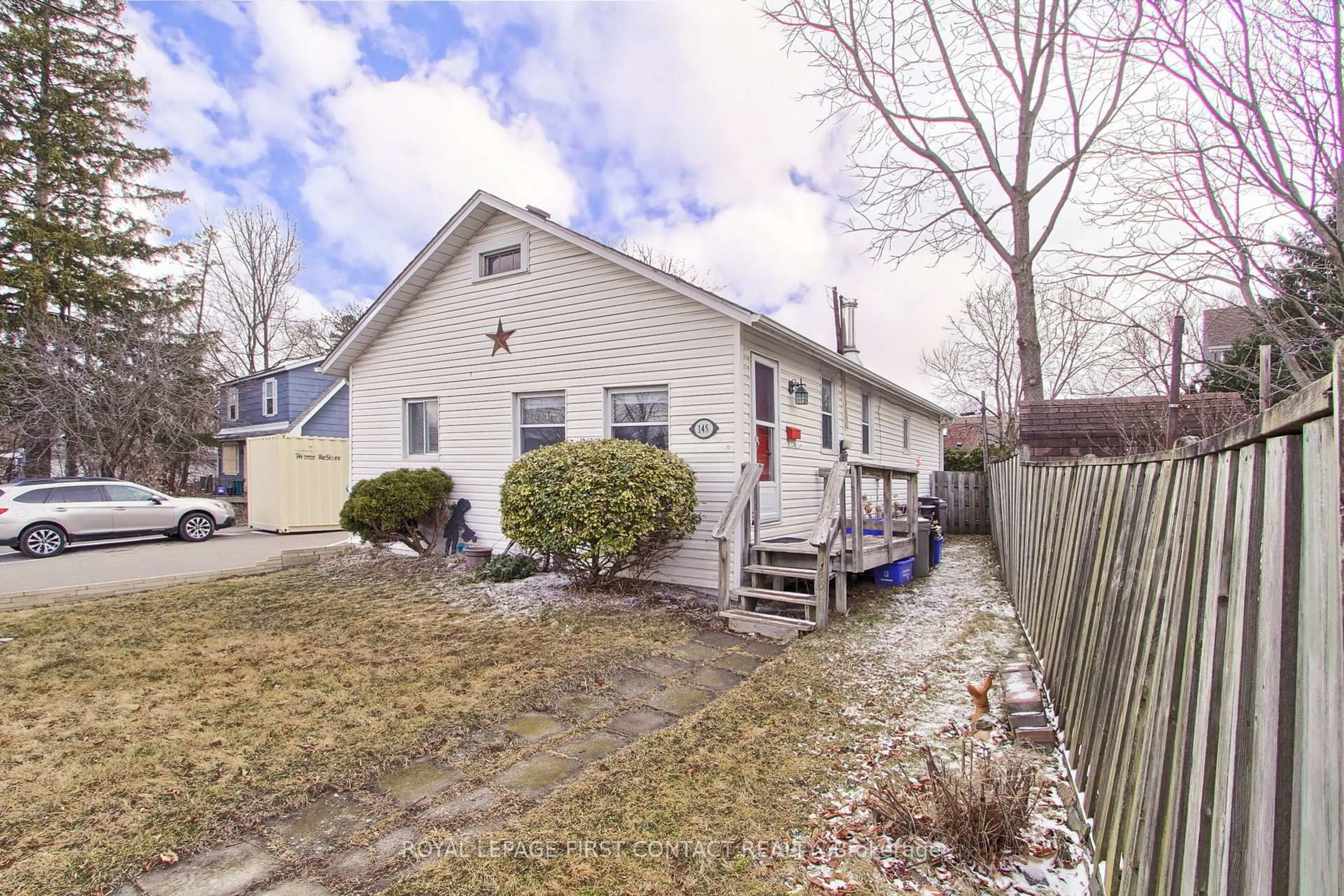 Unknown for 145 Wesley St, Newmarket Ontario L3Y 3N9