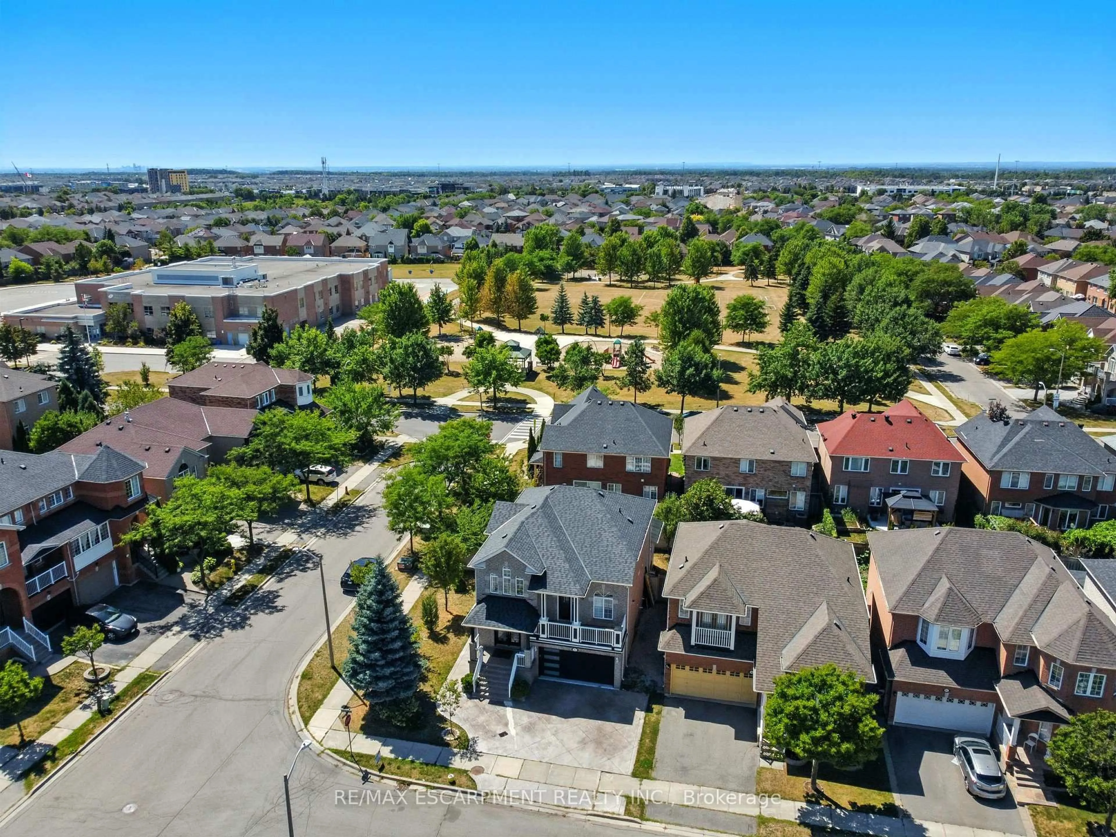 A pic from outside/outdoor area/front of a property/back of a property/a pic from drone, street for 90 Genoa Rd, Vaughan Ontario L6A 2Y8