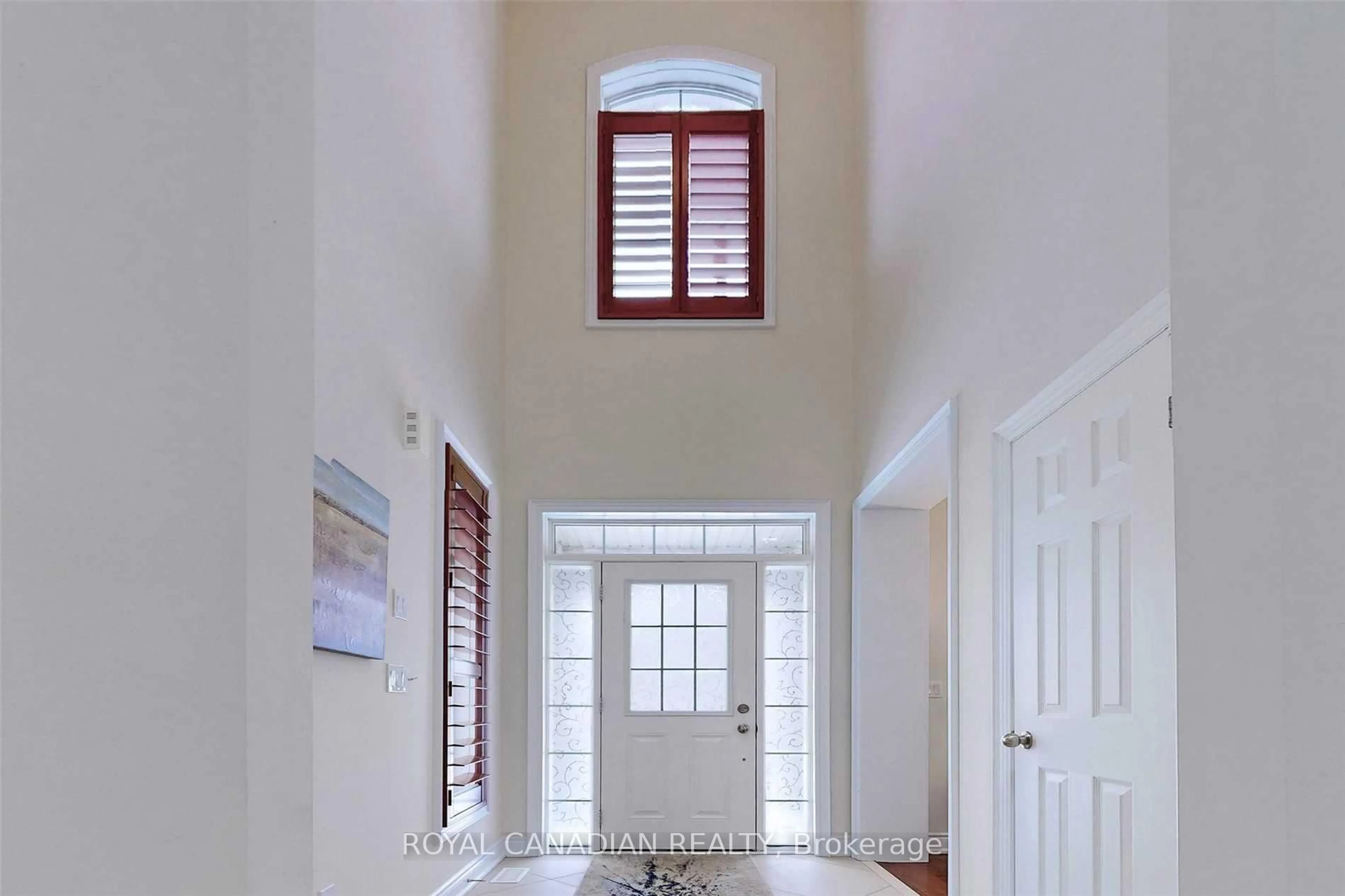Indoor foyer for 4 Thimbleweed St, Markham Ontario L6E 0J7