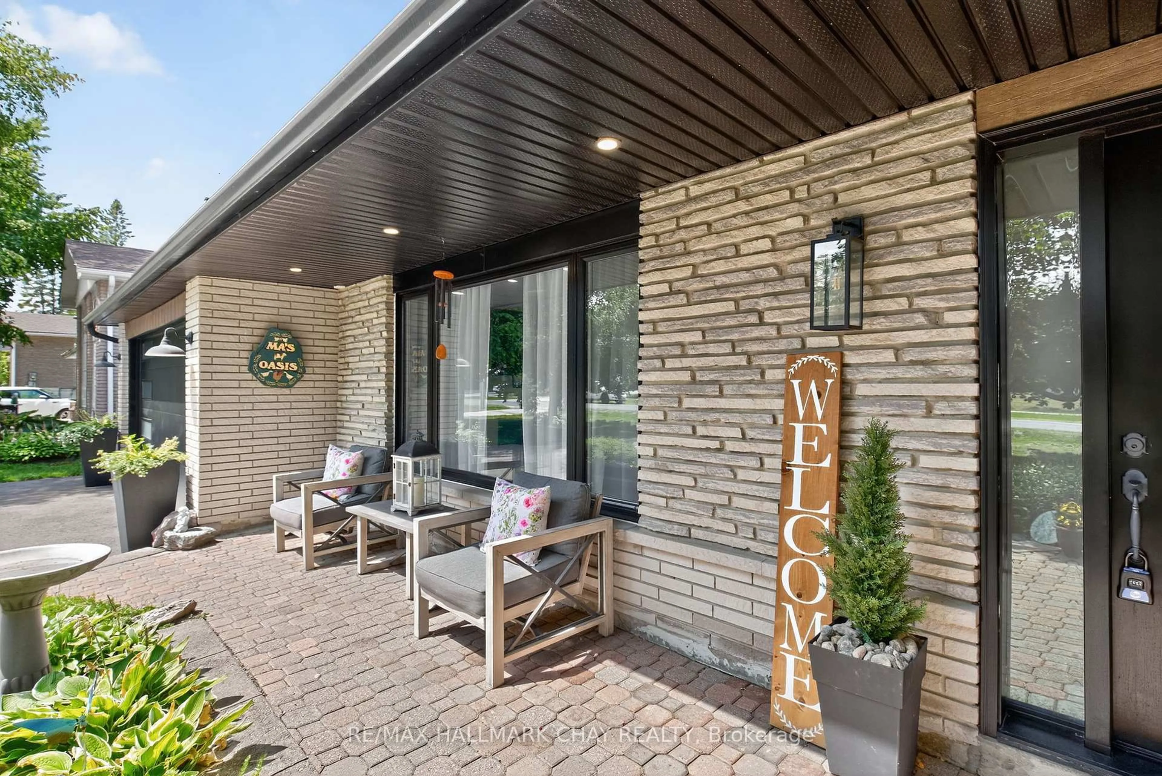 Patio, street for 1180 Shore Acres Dr, Innisfil Ontario L0L 1R0