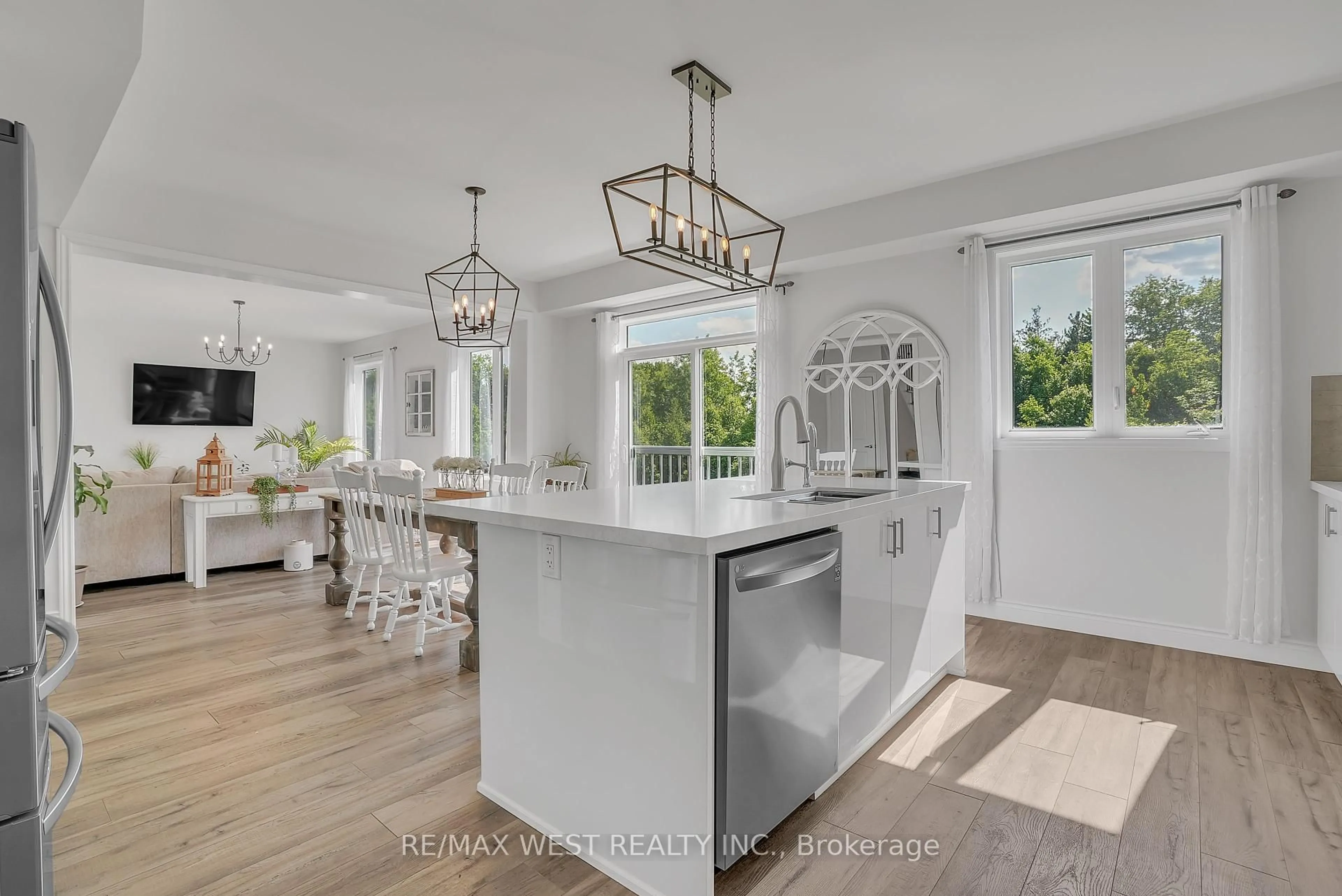 Open concept kitchen, ceramic/tile floor for 60 Brownley Lane, Essa Ontario L0M 1B6