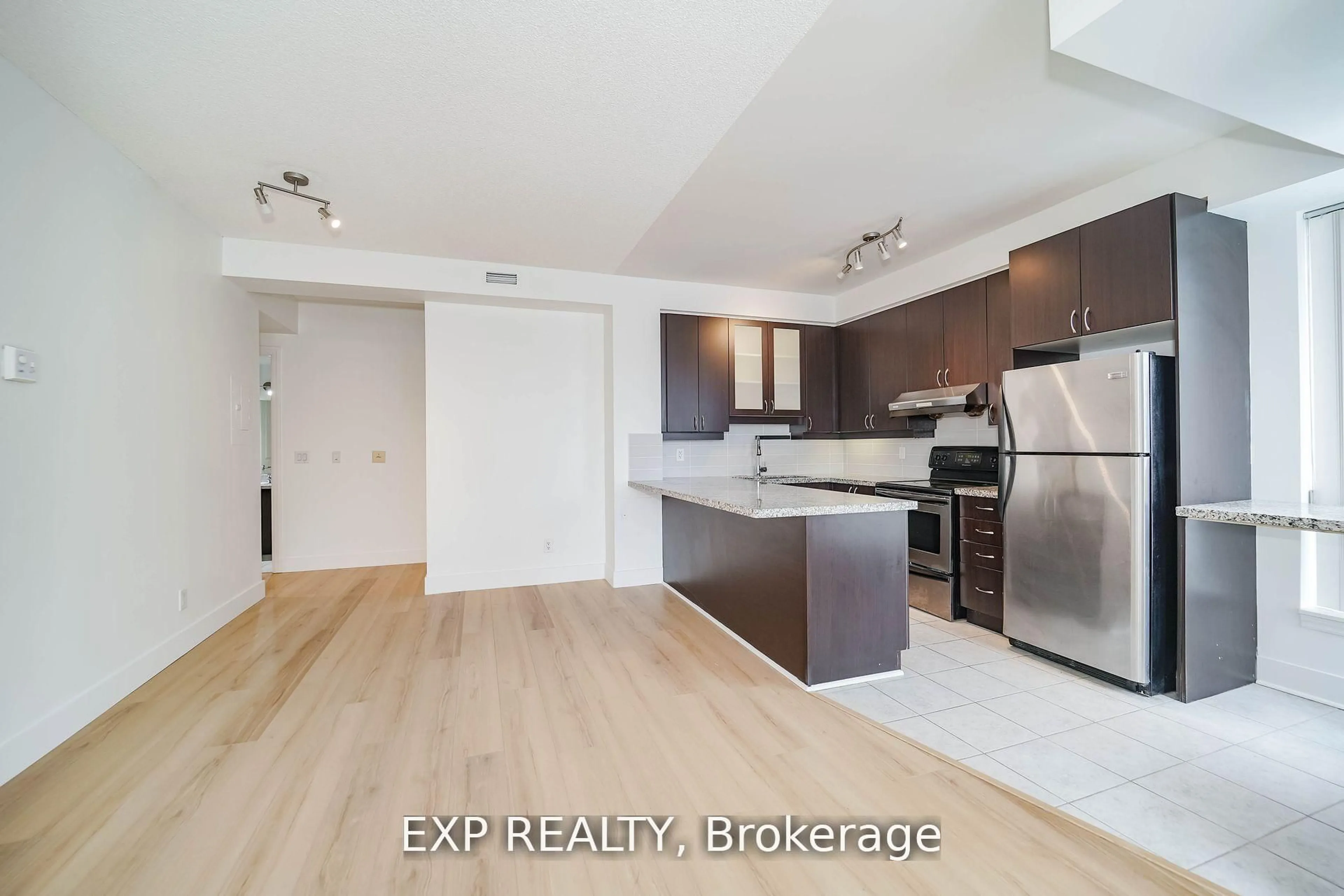 Unknown for 57 Upper Duke Cres #307, Markham Ontario L6G 0B9