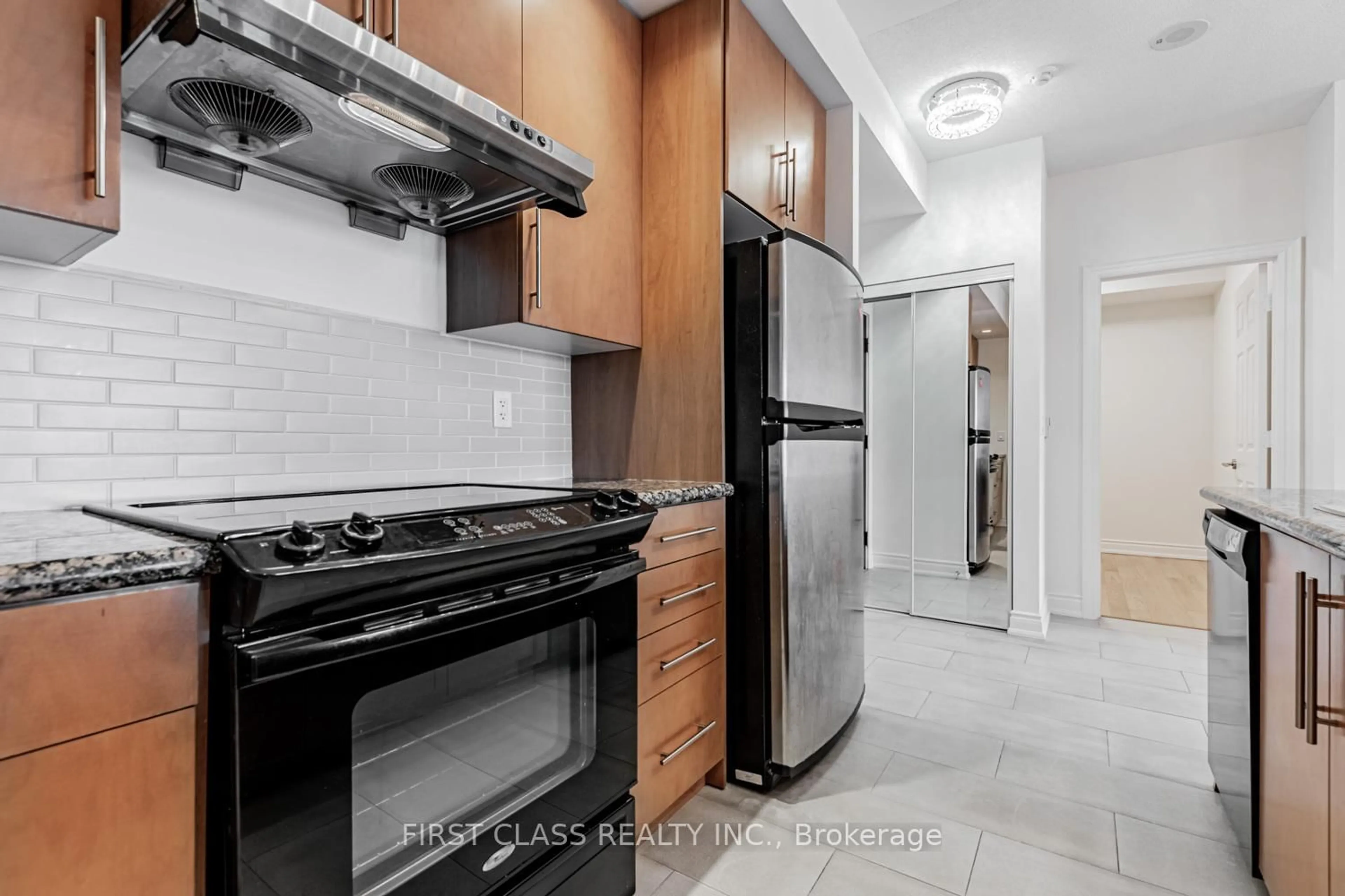 Standard kitchen, ceramic/tile floor for 23 Cox Blvd #1685, Markham Ontario L3R 7Z9