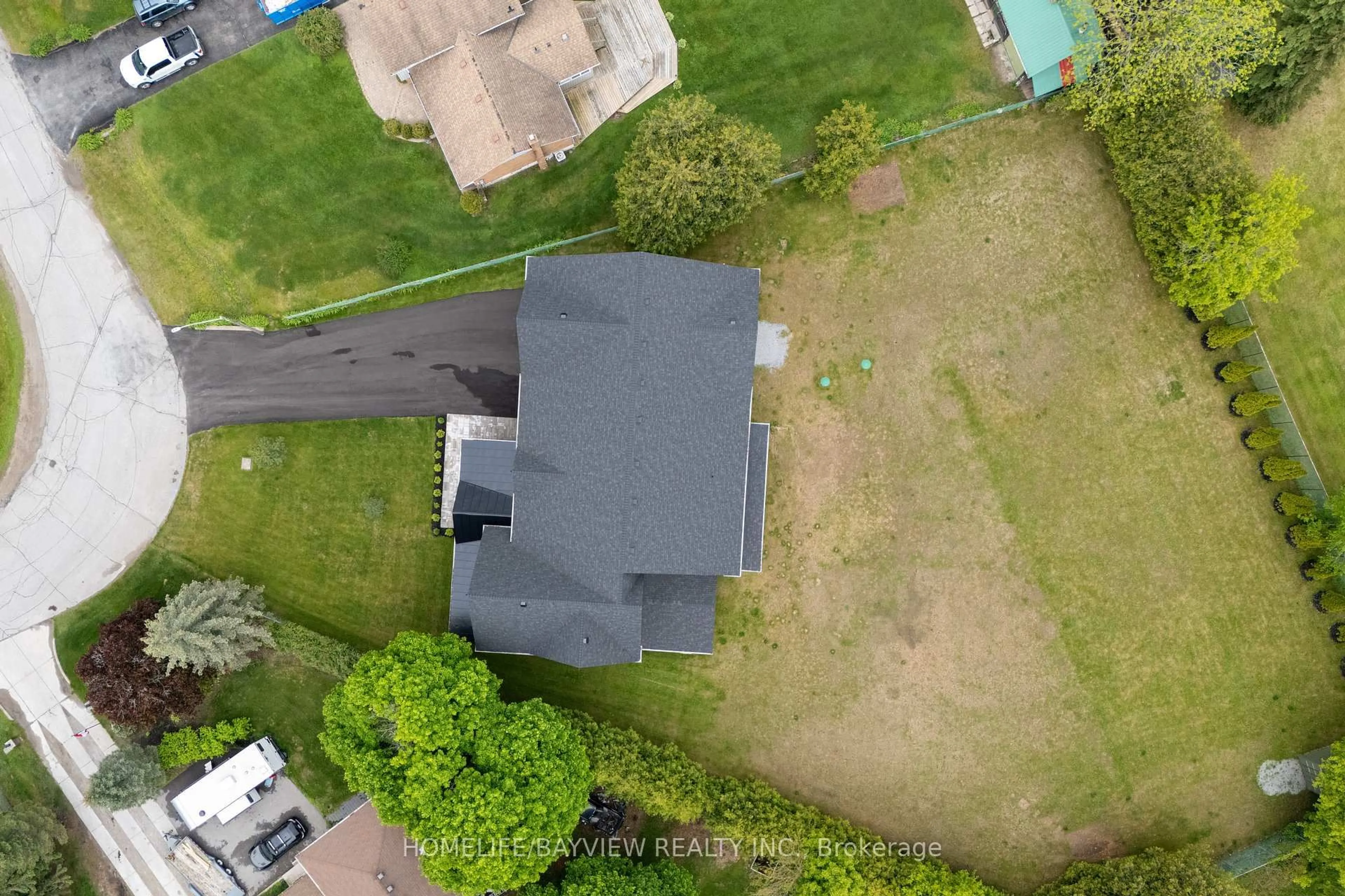 A pic from outside/outdoor area/front of a property/back of a property/a pic from drone, unknown for 17 Jasmine Cres, Whitchurch-Stouffville Ontario L4A 3H4